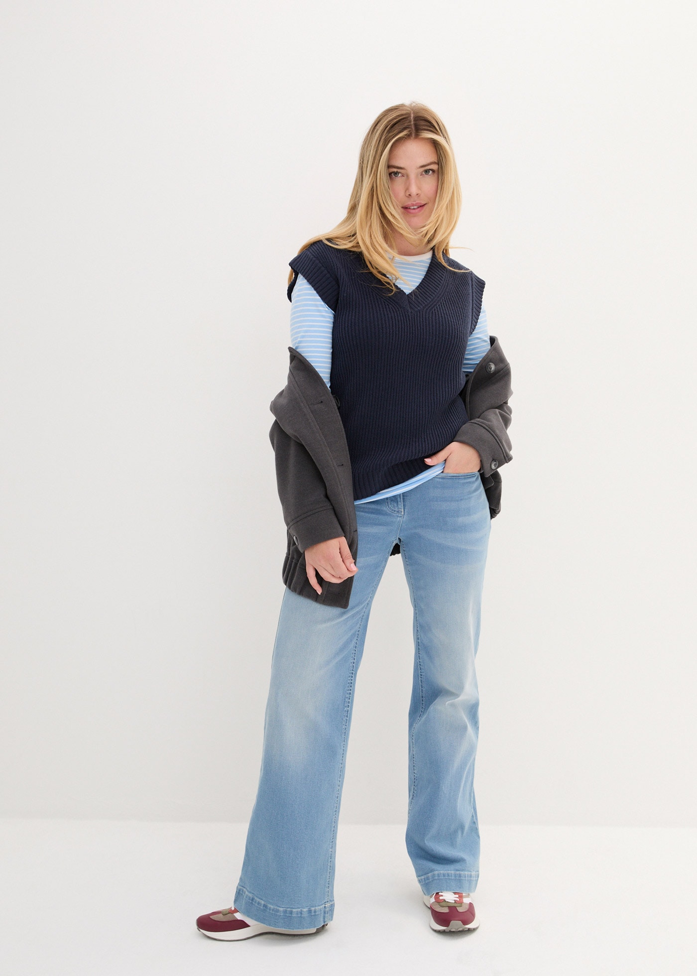 bonprix Pullunder »Pullunder« aus Polyacryl, mit V-Ausschnitt, lockere Passform, ohne Verschluss