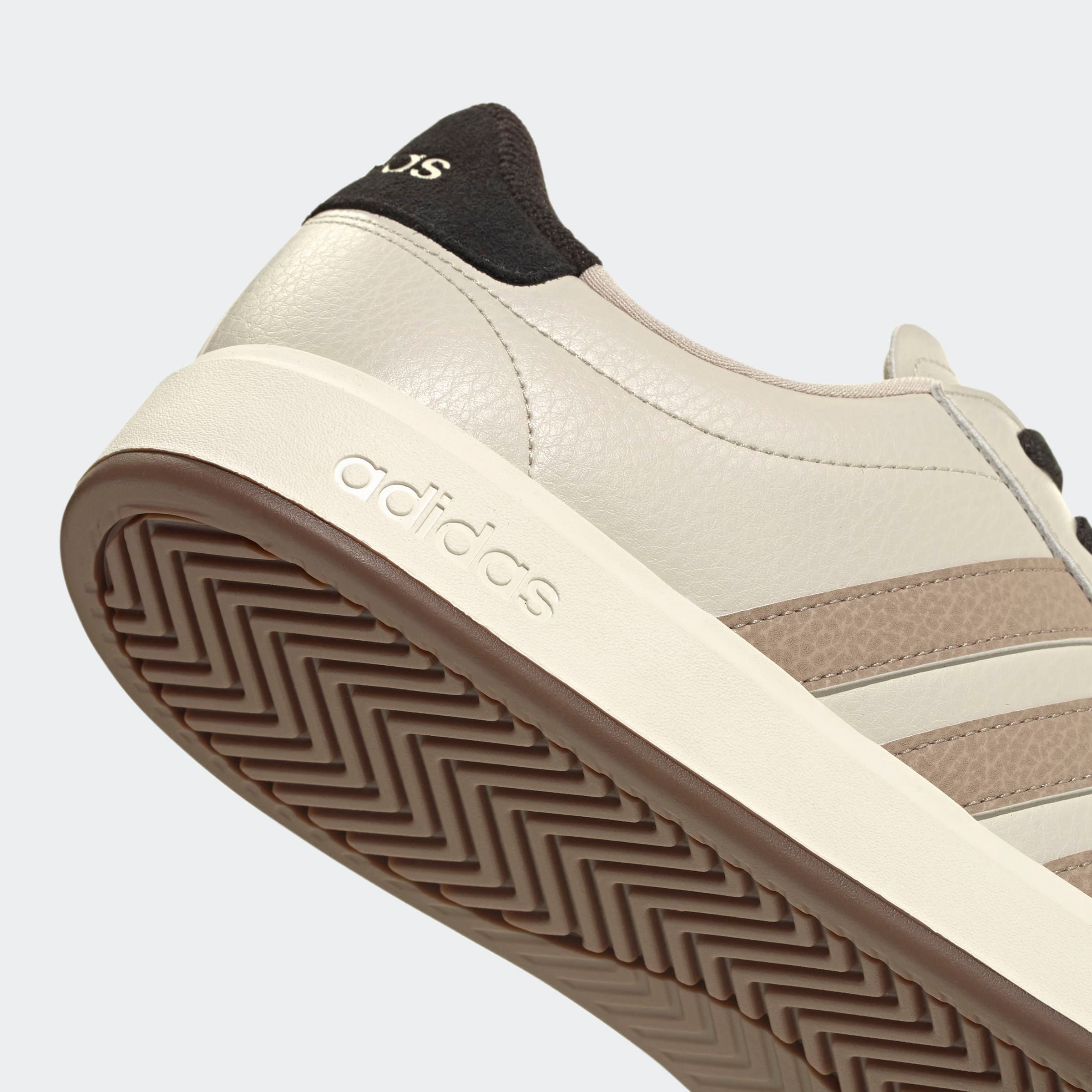 adidas Sportswear Sneaker »GRAND COURT 2.0«  Design auf den Spuren des adidas Superstar