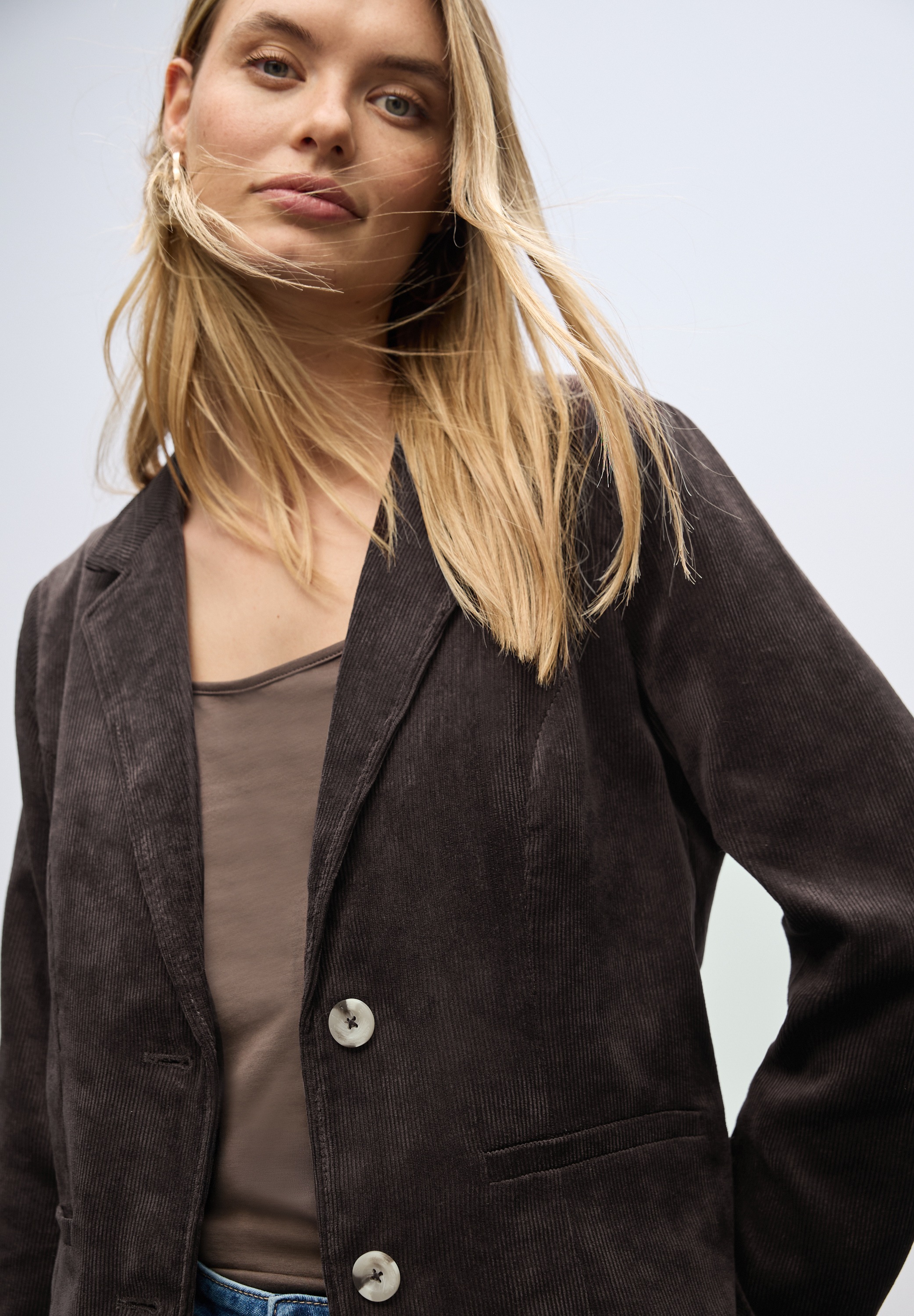 STREET ONE Kurzblazer, mit Reverskragen und aus Cord