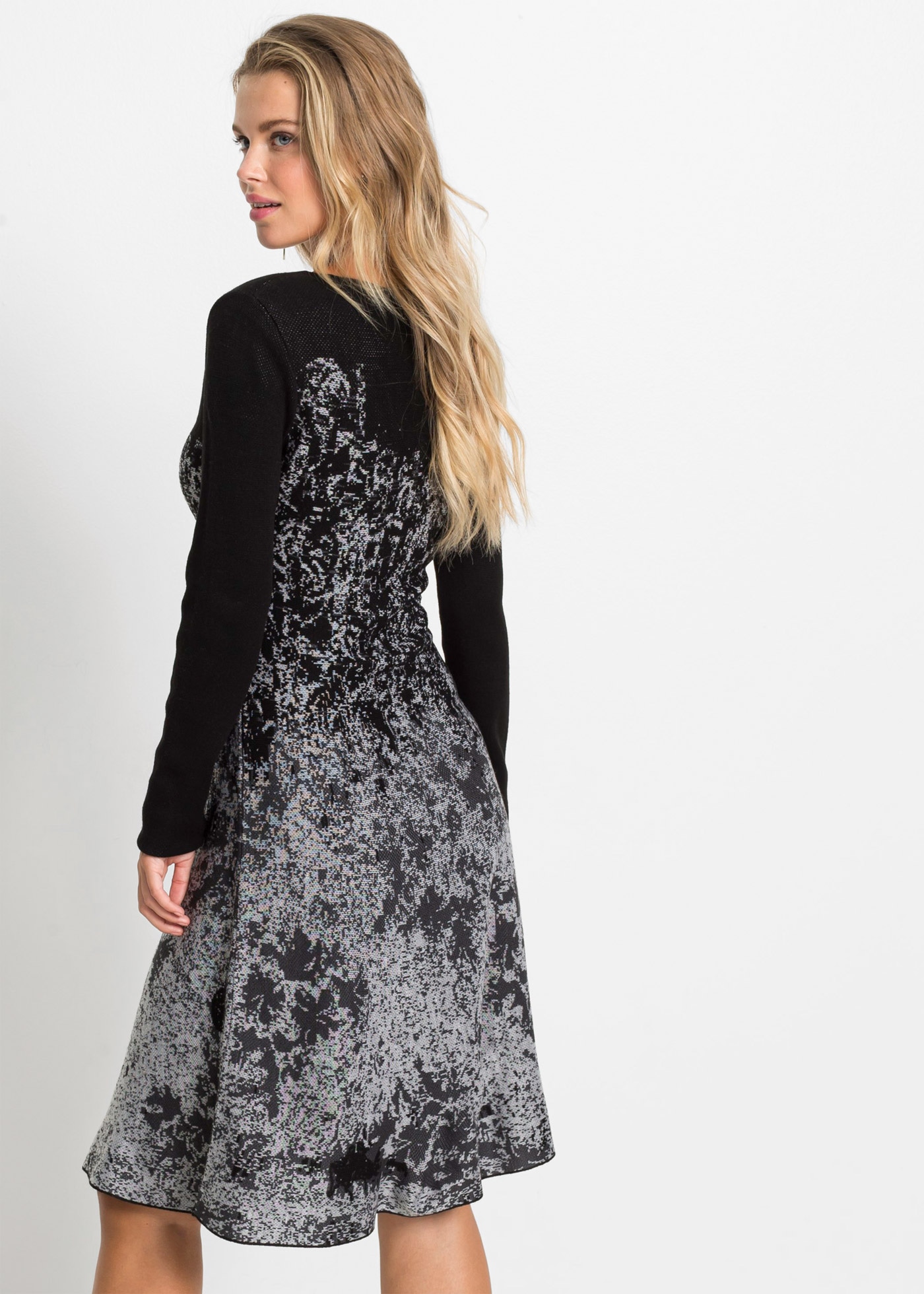 bonprix Strickkleid für besondere Anlässe, aus Polyacryl, ausgestellter Rock