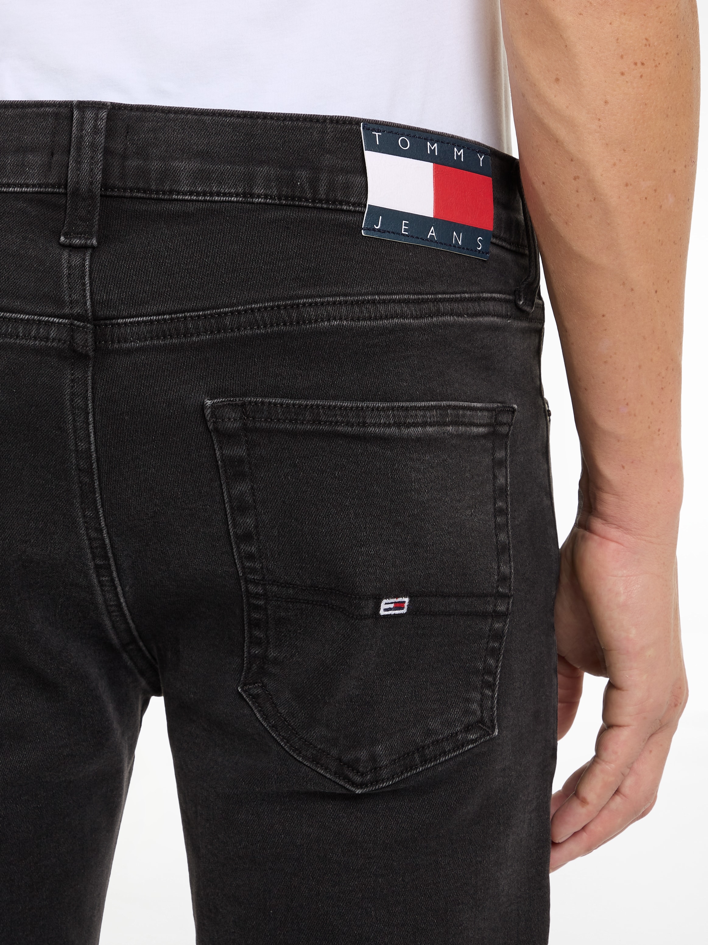 Tommy Jeans Slim-fit-Jeans »Austin Slim Tapered«, zum Knöchel hin schmaler werdende Jeans mit mittlerer Leibhöhe