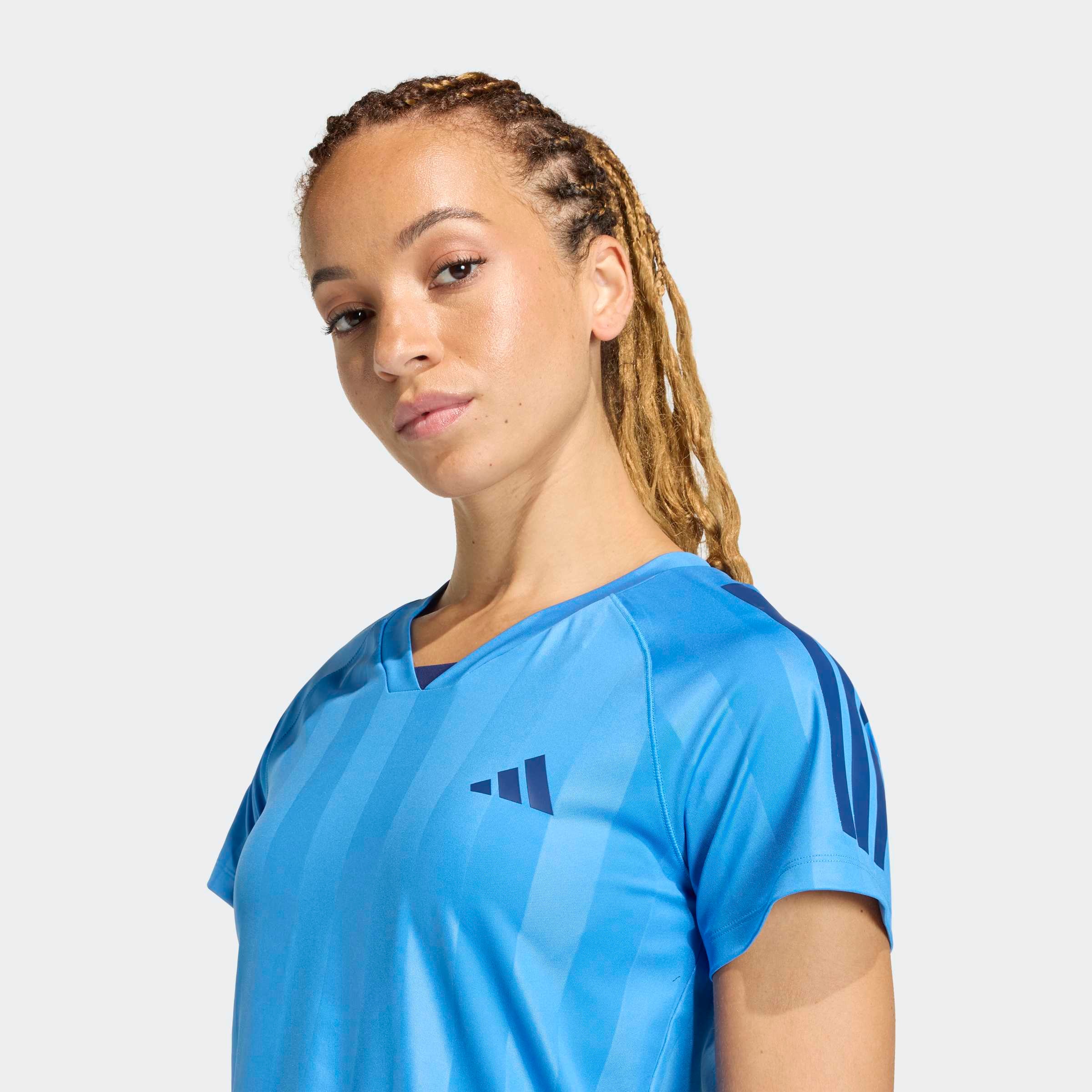 adidas Performance T-Shirt »HYPERGLAM 3-STREIFEN EMBOSS« mit V-Ausschnitt, aus Polyester