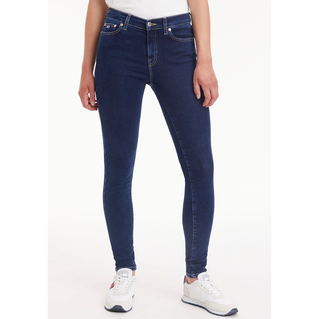 Tommy Jeans Skinny-fit-Jeans »Nora« mit Tommy Jeans Label-Badge & Passe hinten