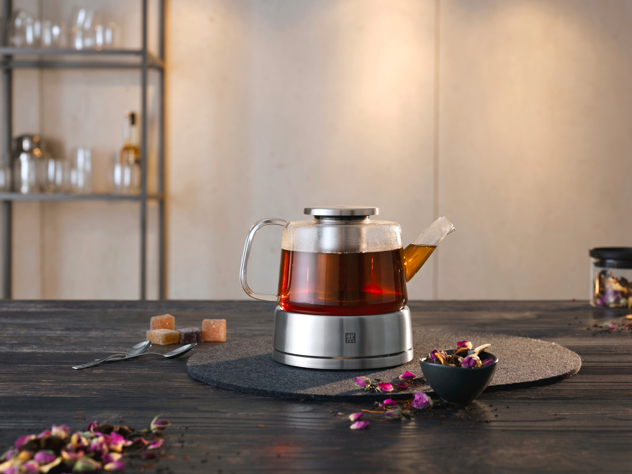 Zwilling Teekanne »Sorrento«, 0,8 l, (Set, 3 St., Set enthält Teekanne mit Stövchen und Teesieb), Teekanne mit Stövchen, 18/10 Edelstahl, Glas, Pflegeleicht, 800 ml