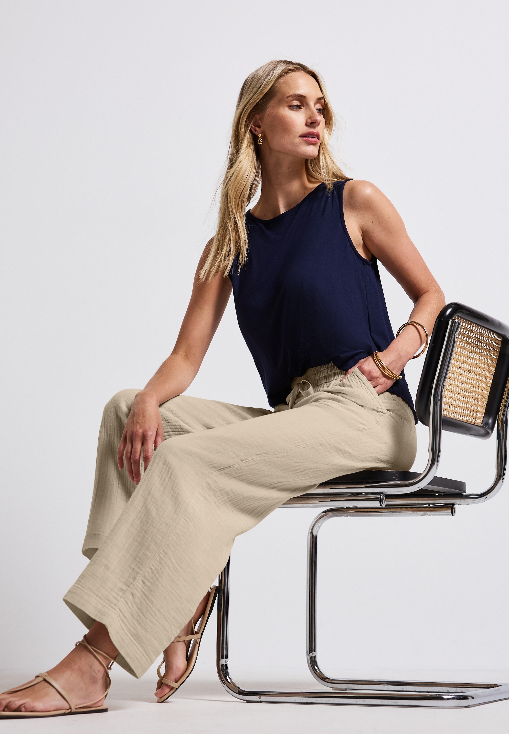 STREET ONE Stoffhose, mit elastischem Bund und Tunnelzug, im Musselin-Look
