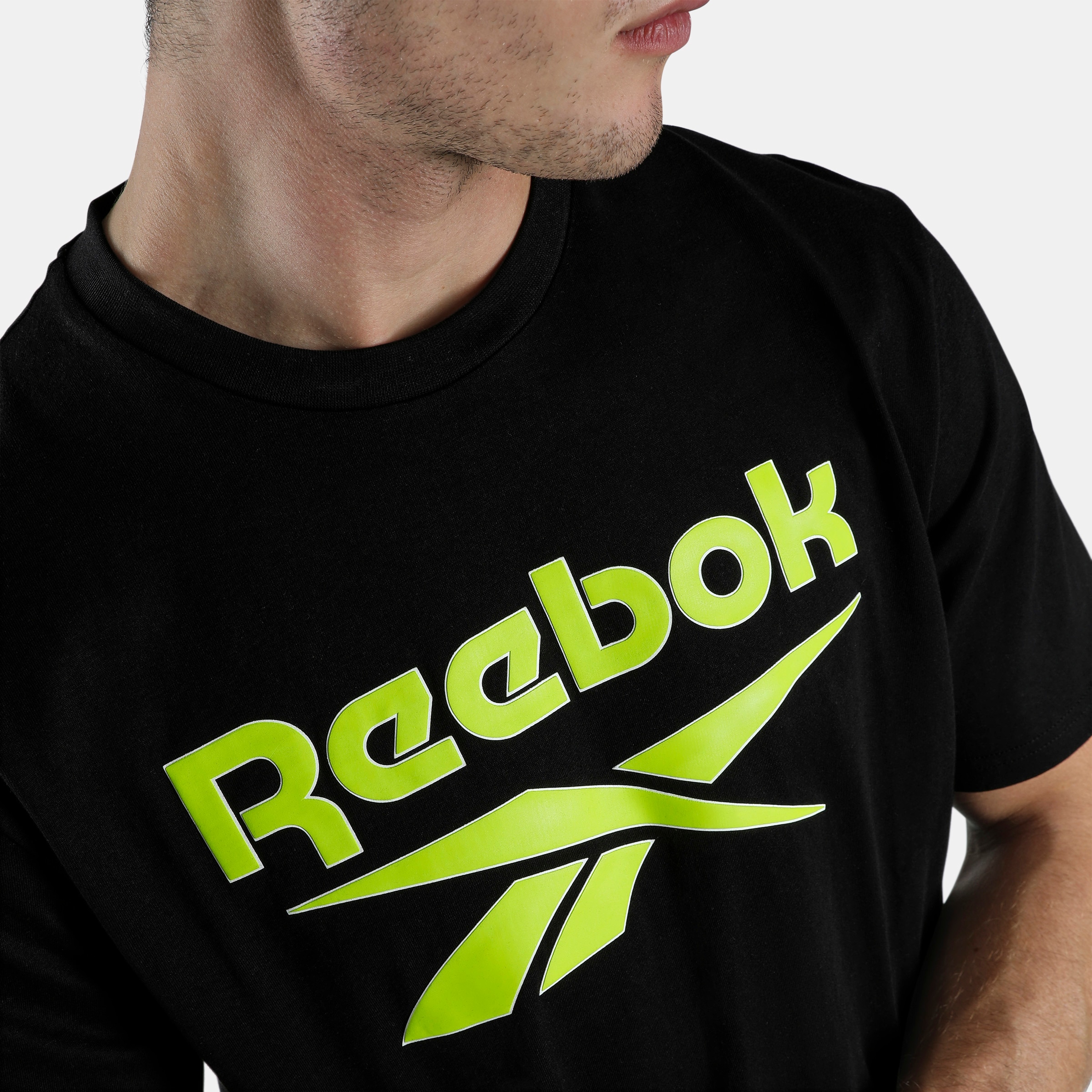 Reebok T-Shirt »HIGH DENSITY LOGO T-SHIRT« aus Baumwolle, in den Größen S bis XXL