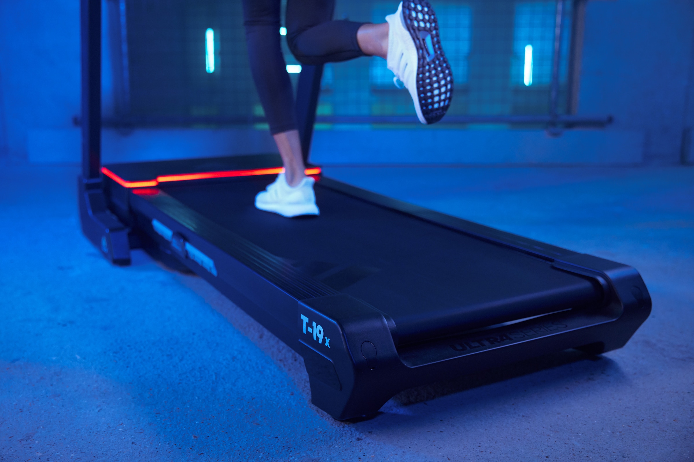 adidas Performance Laufband »T-19x«, (mit integriertem Ventilator und Tablet-Halterung), bis max. 20 km/h, klappbar