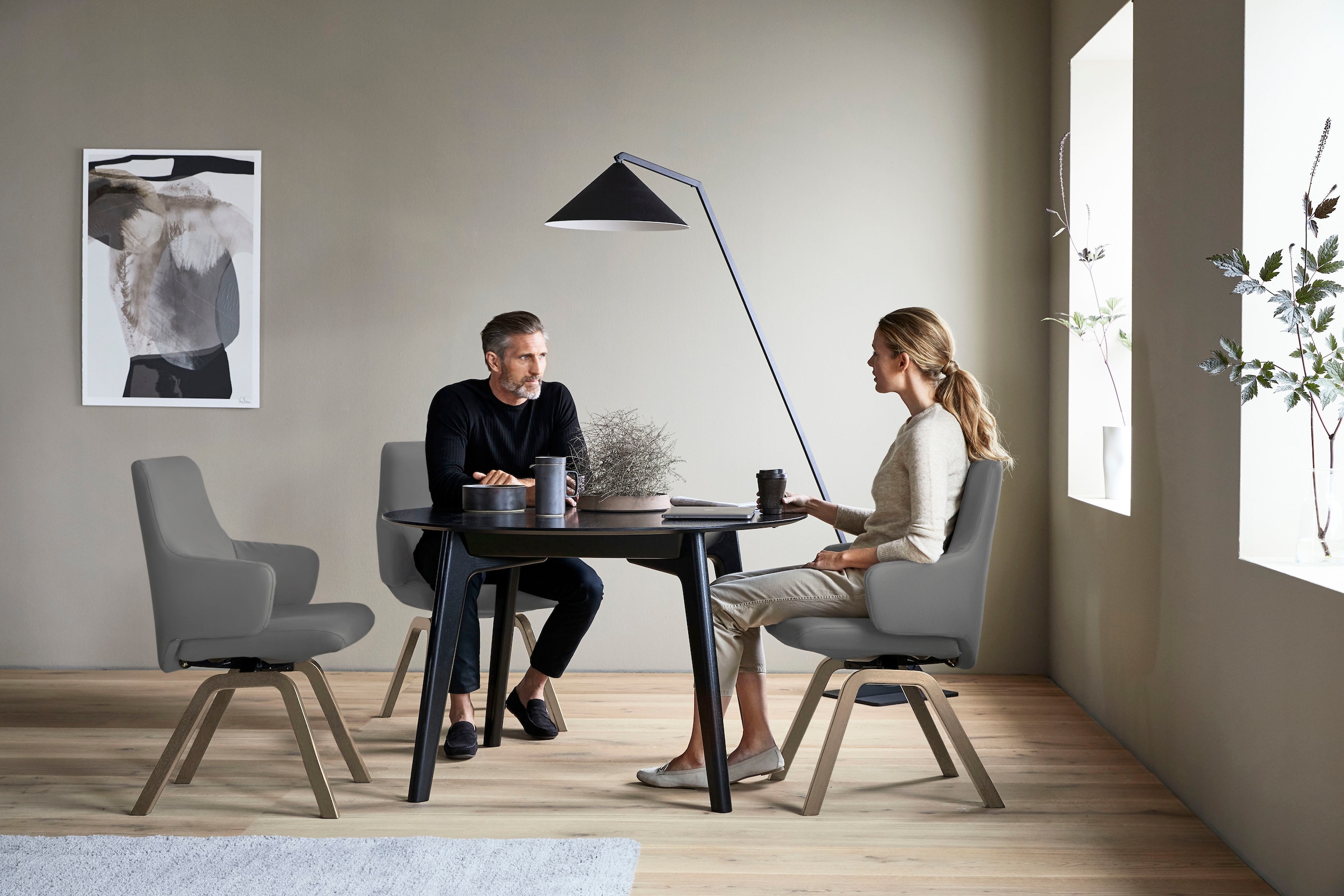 Stressless® Polsterstuhl »Laurel«, Microfaser DINAMICA, Low Back mit Armlehne, Größe L, mit schräggestellten Beinen in Eiche
