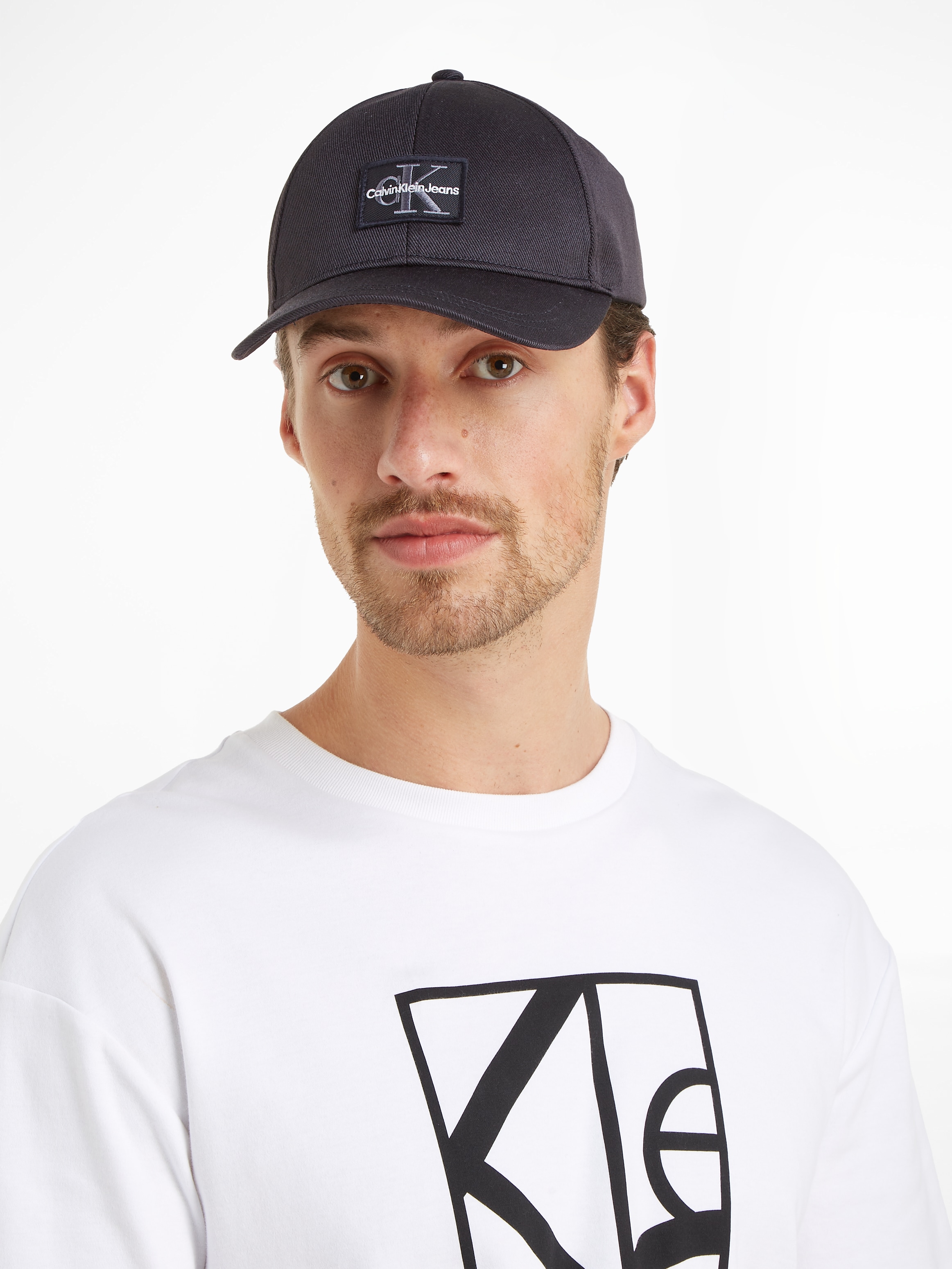 Calvin Klein Baseball Cap »MONO LOGO PATCH CAP«, leichten Schimmereffekt, Logopatch, unisex