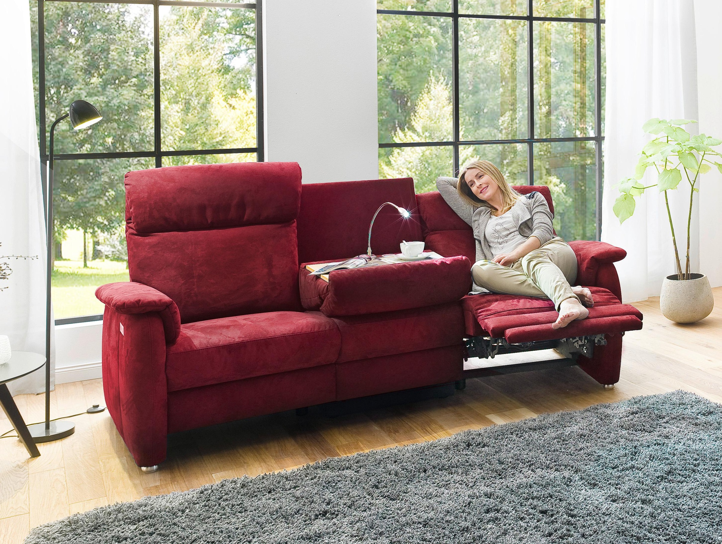Home affaire Sofa »Turin«, mit motorischer Relaxfunktion, Tisch, Leuchte + USB-Ladestation