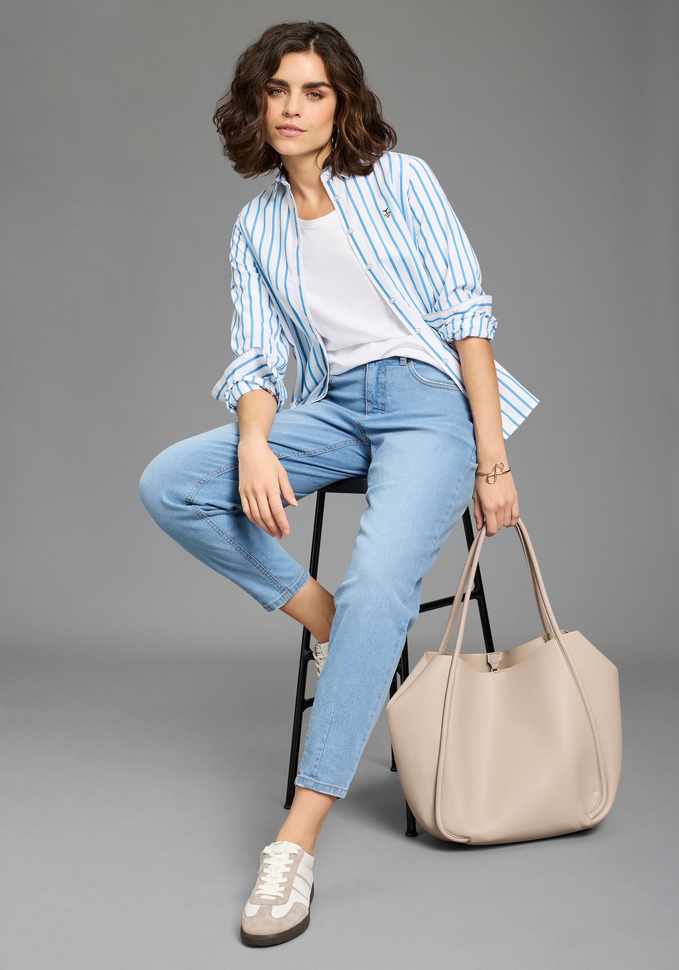 Arizona Comfort-fit-Jeans weite Beinform mit schmalem Abschluss, knöchellanger Schnitt