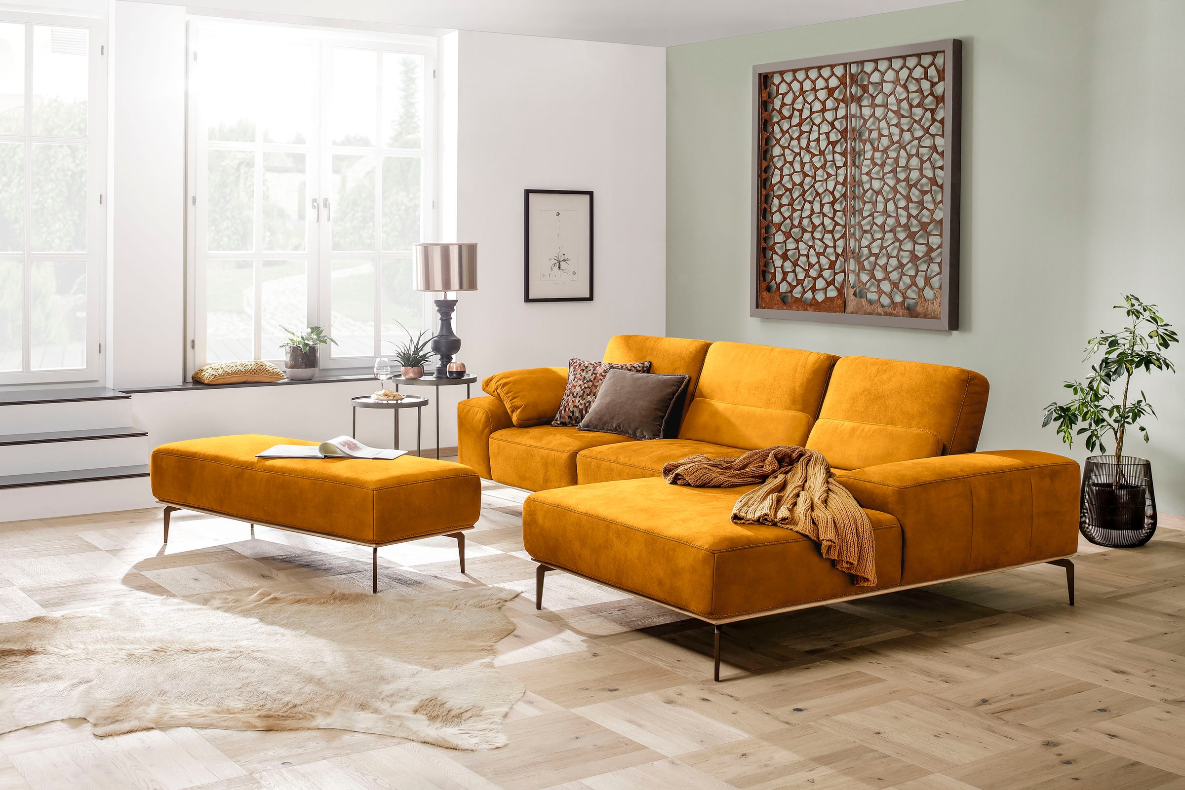 W.SCHILLIG Ecksofa »run, Designsofa mit tollem Sitzkomfort, bequem, L-Form« mit Holzsockel, Füße in Bronze pulverbeschichtet, Breite 319 cm