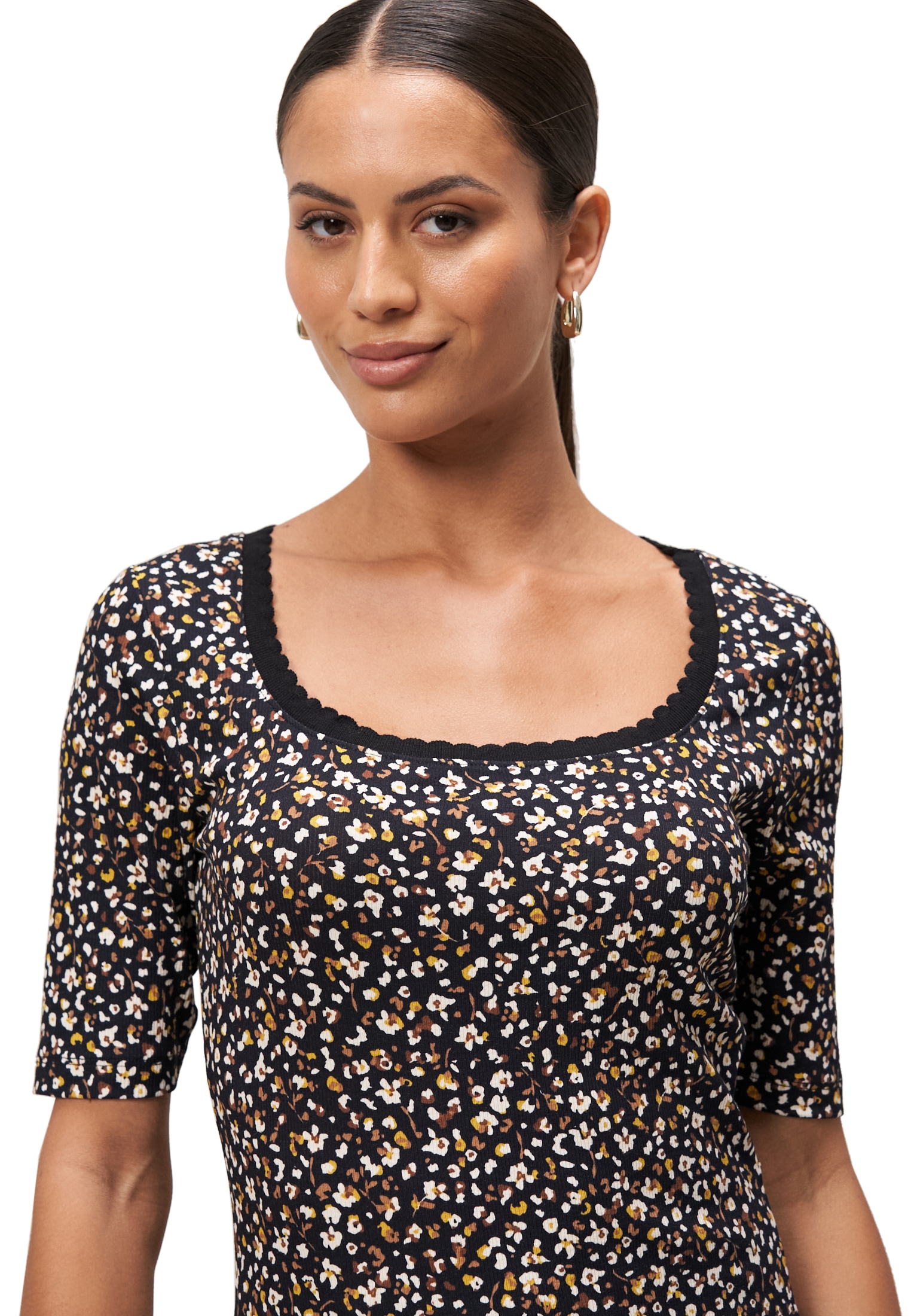 Zero Kurzarmshirt »Blumenshirt mit Wellensaum«