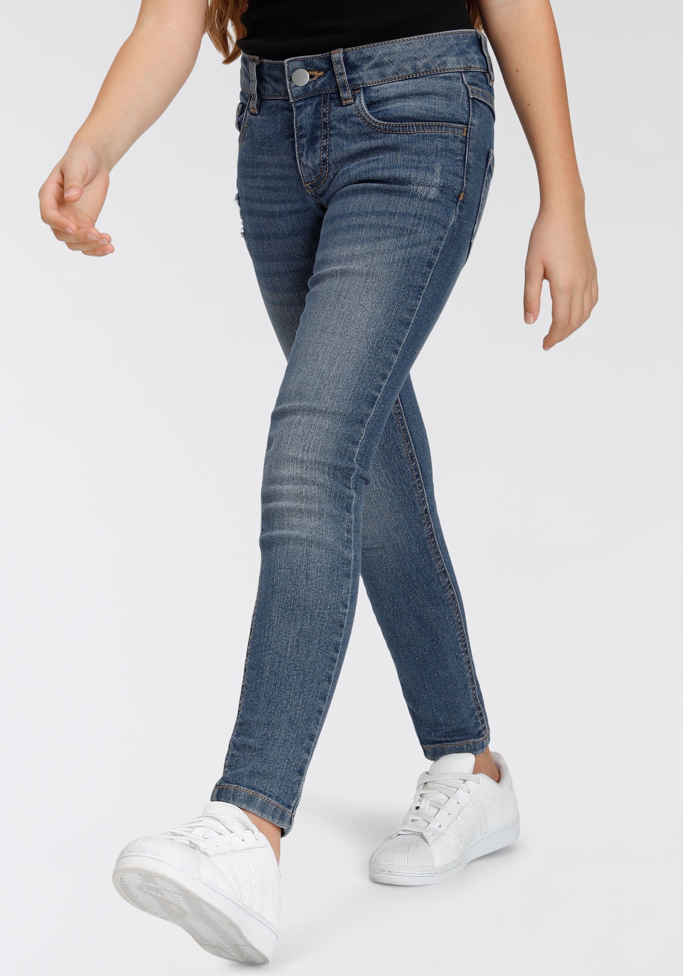 Bench. Stretch-Jeans, mit Abriebeffekten in Super Skinny dezenten ♕ bei
