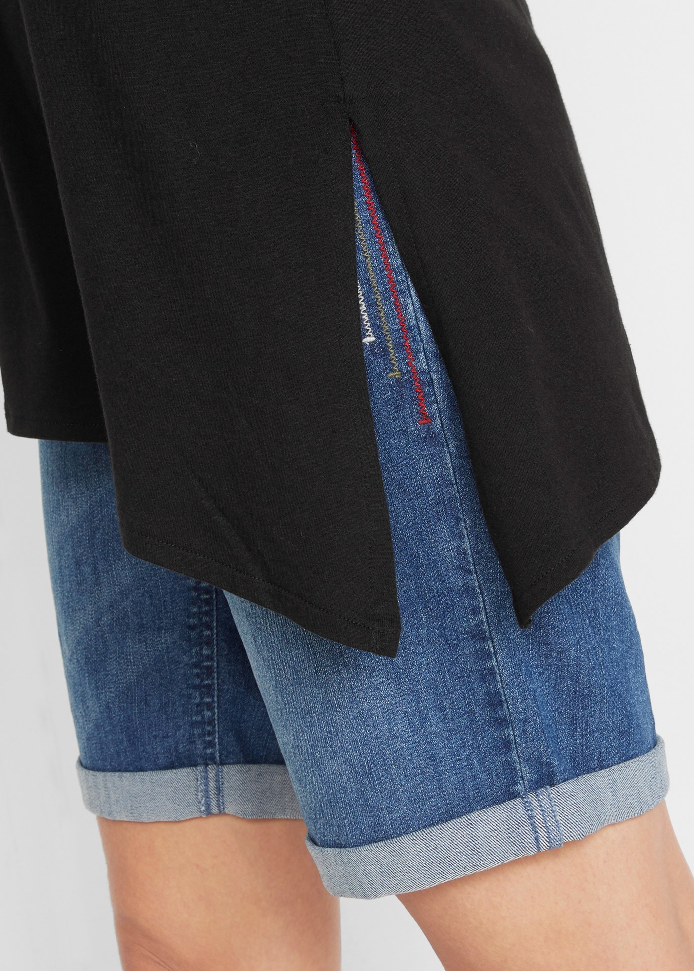 bonprix Longshirt bequeme Passform, asymmetrischer Saum, mit Seitenschlitz