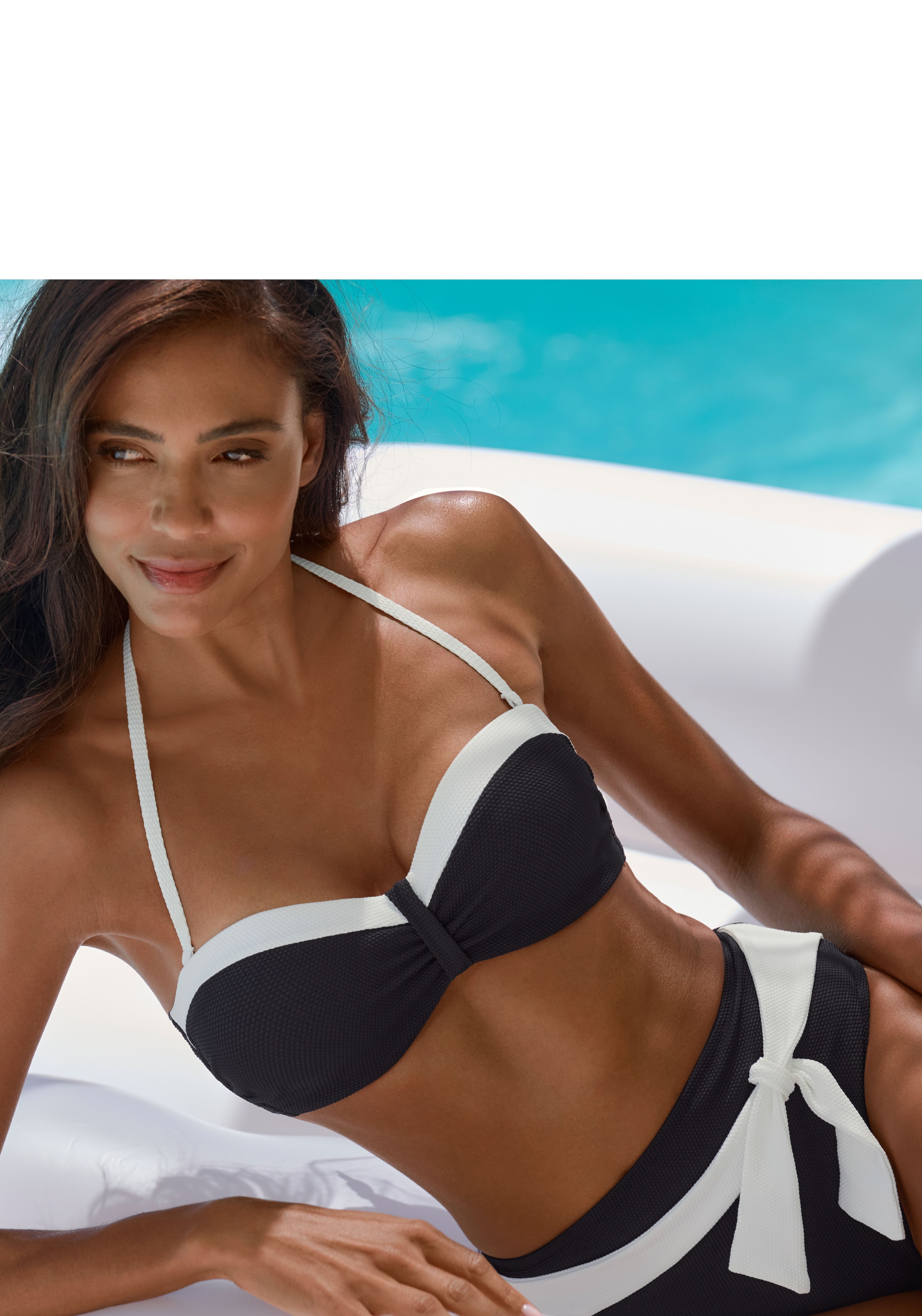 LASCANA Highwaist-Bikini-Hose »Chic« aus eleganter Strukturware