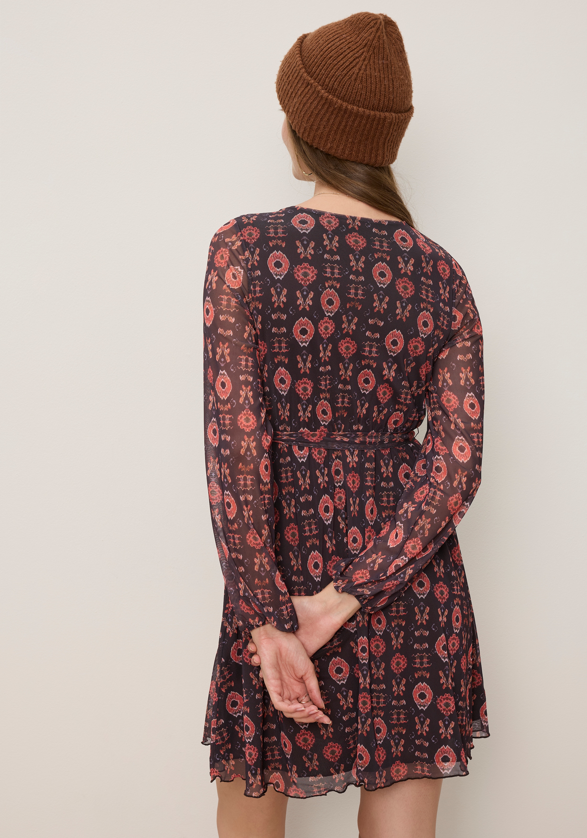 Tamaris Meshkleid »mit taillierter Passform und modischem Muster« in moderner Mini-Länge