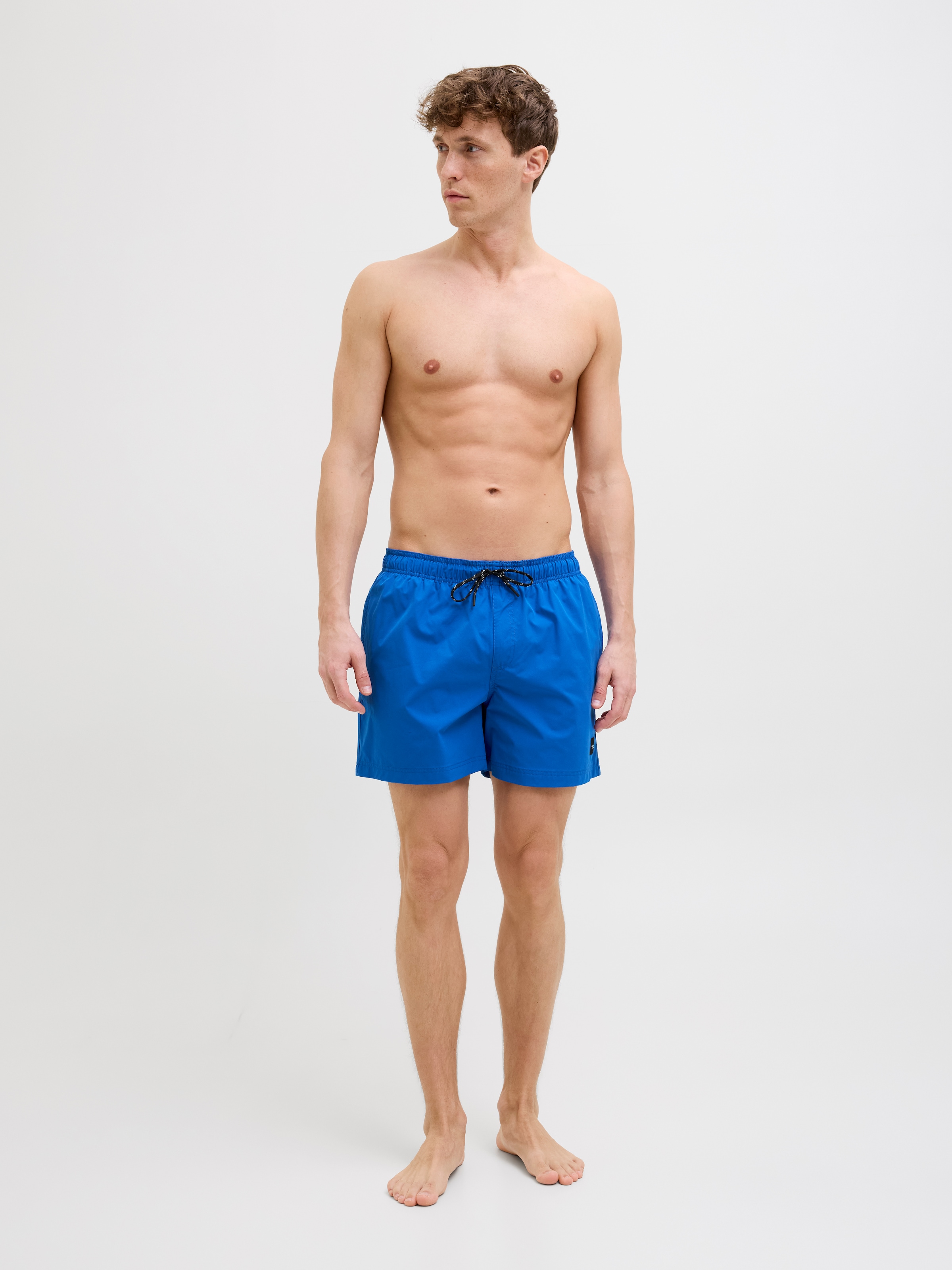 Jack & Jones Badeshorts »JPSTMAUI Badeshort mit elastischem Bund und normalem Schnitt«, unifarben, modisch, slim fit, Polyester