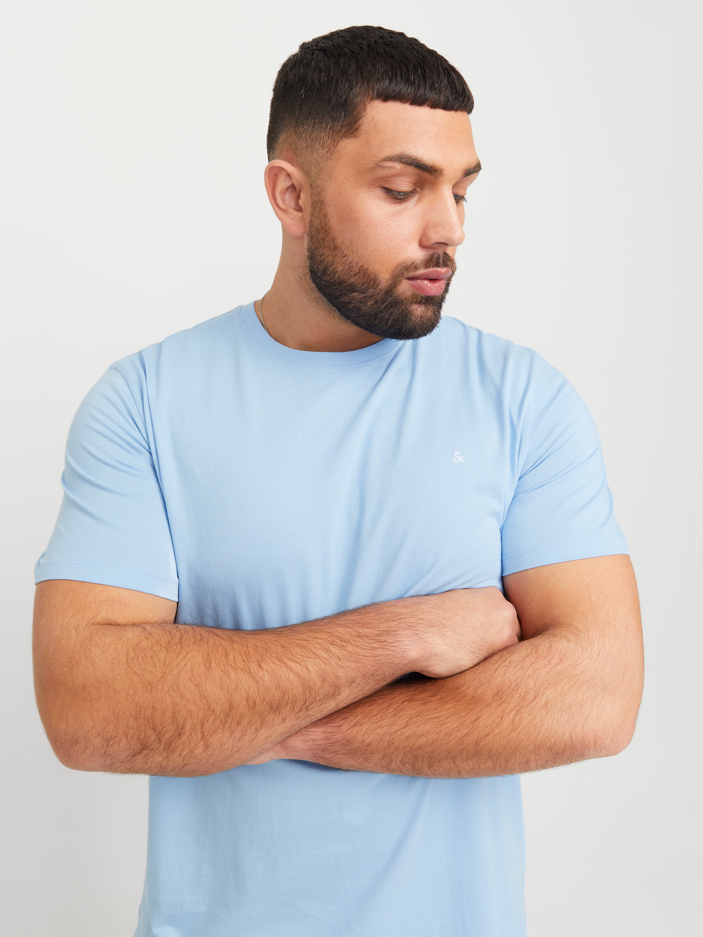 Jack & Jones PlusSize T-Shirt »JJEPAULOS TEE SS CREW NECK NOOS PLS«, mit Logo Stickerei