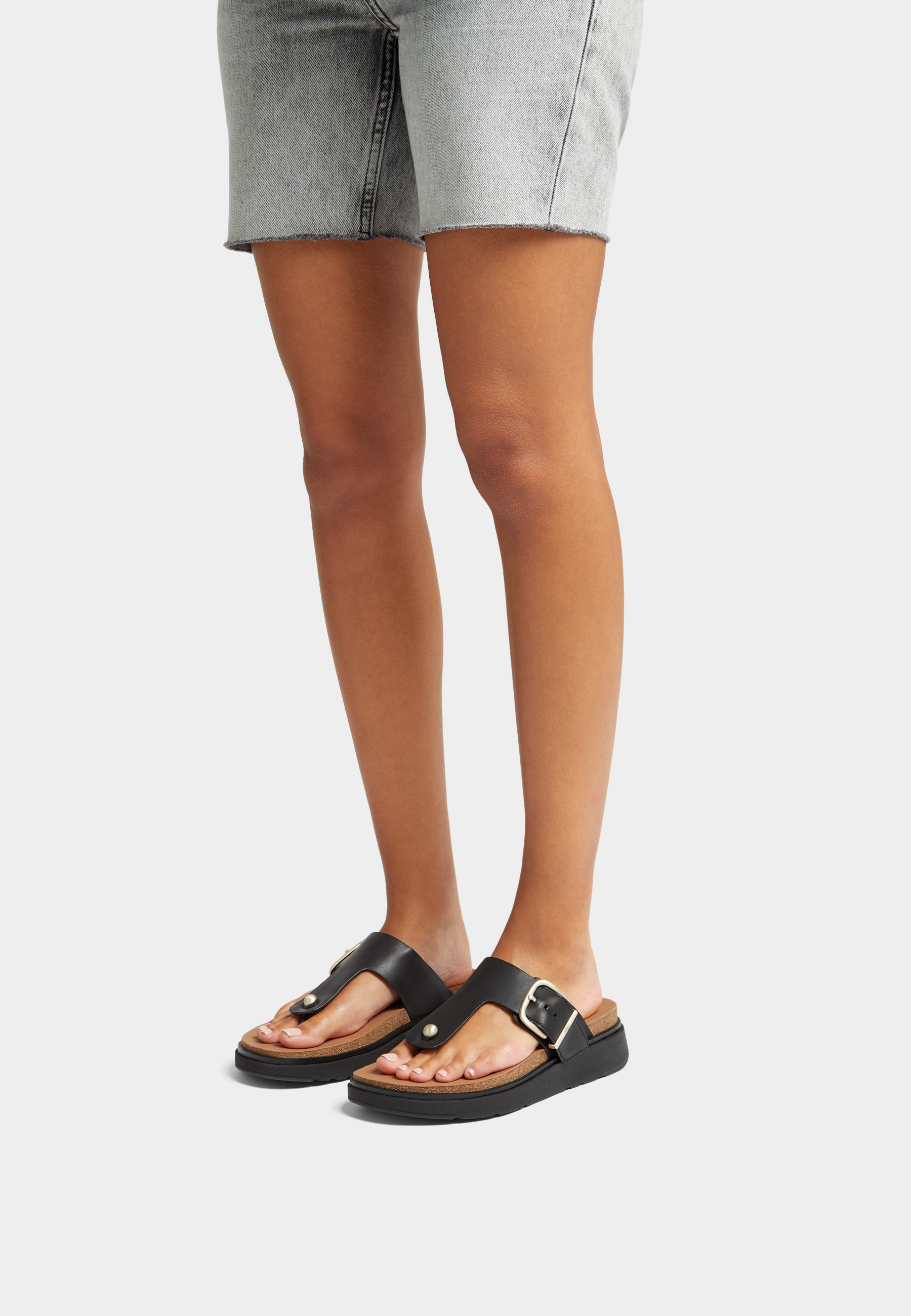 Fitflop Zehentrenner »GEN-FF«, Keilabsatz, Sommerschuh, Schlappen mit verstellbarer Schnalle
