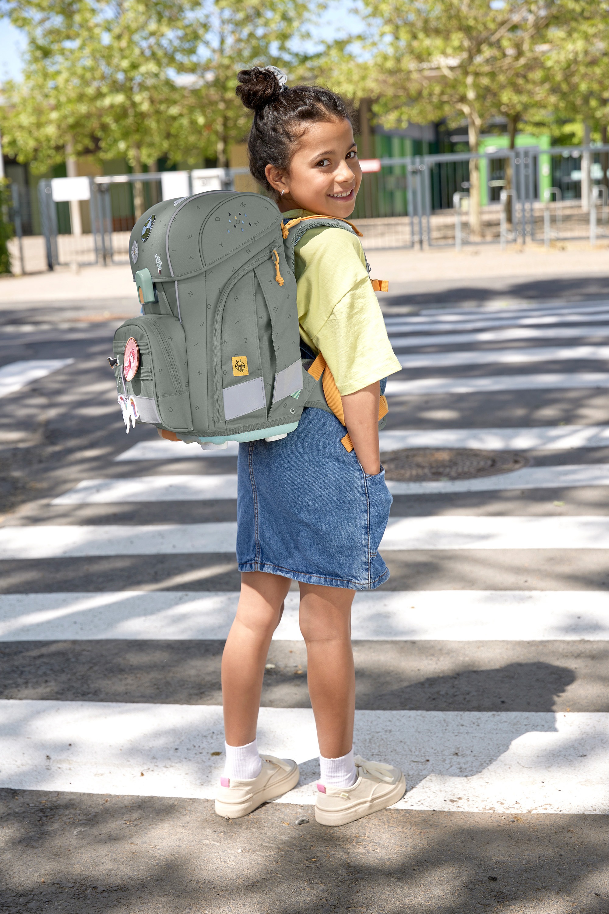 LÄSSIG Schulranzen »Unique, Boxy, Letters green«, Reflektoren, PETA-approved vegan; aus recycelten PET-Flaschen