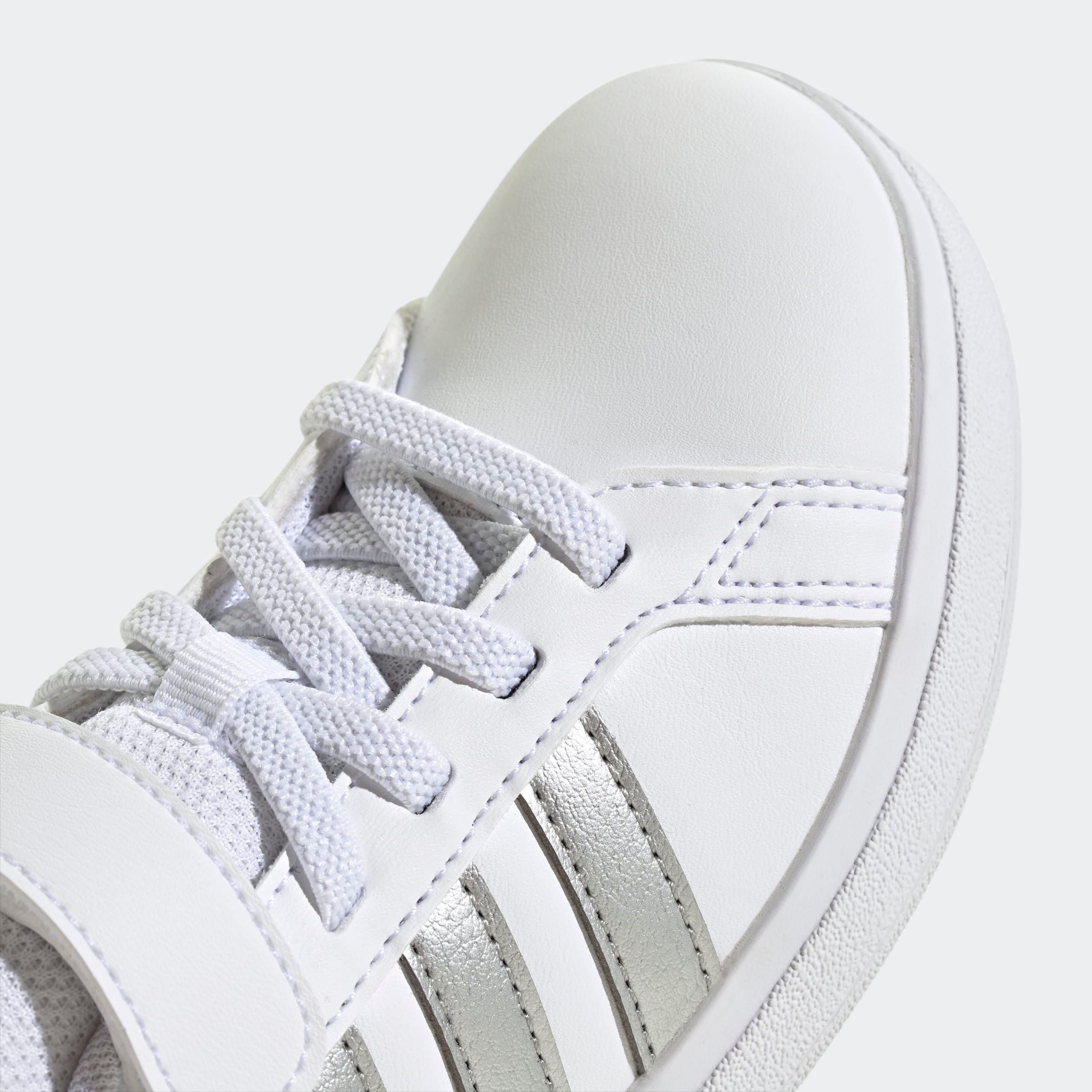 adidas Sportswear Sneaker »GRAND COURT 2.0 KIDS«, Design auf den Spuren des adidas Superstar