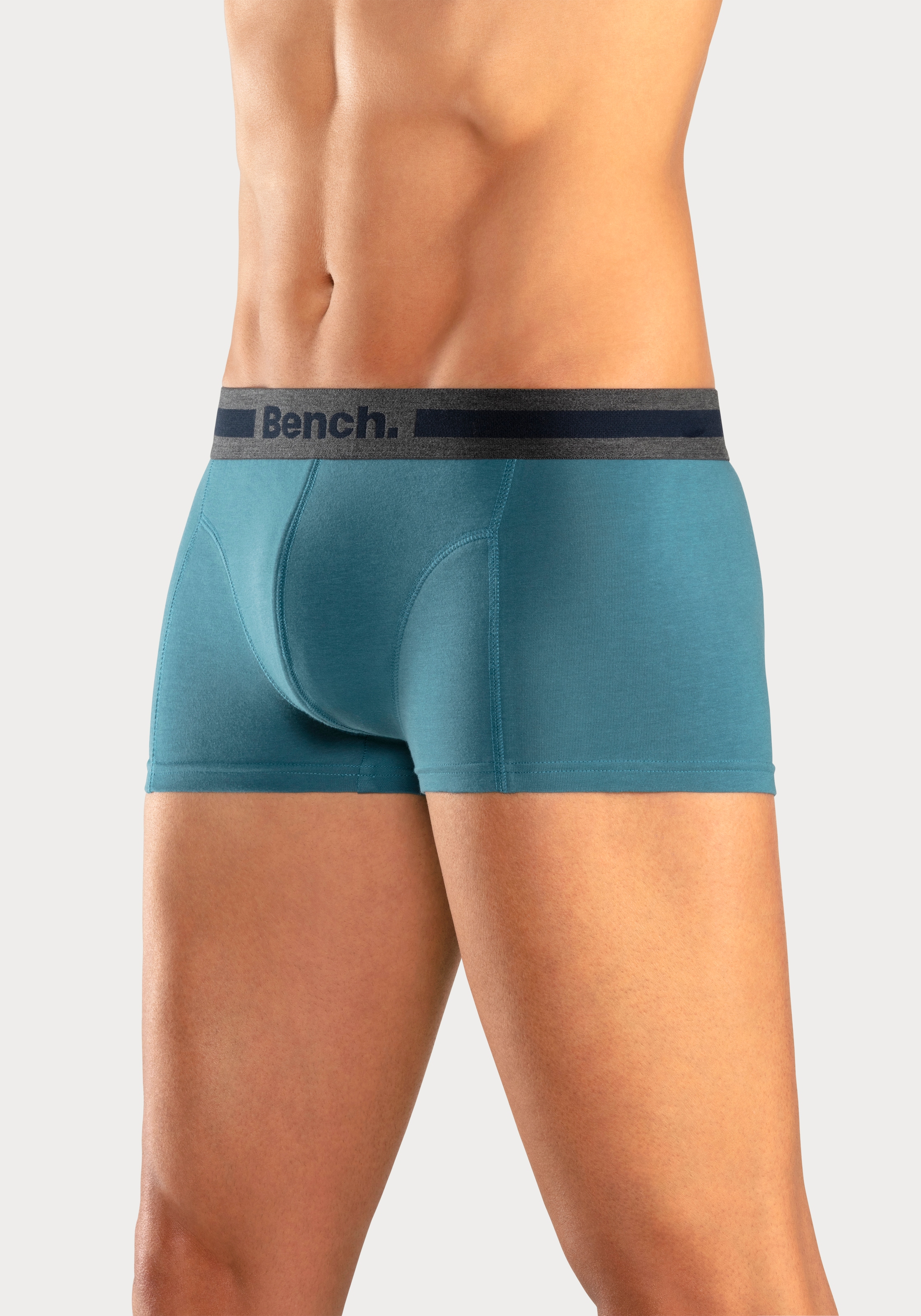 Bench. Hipster, (Packung, 4 St.), knapp sitzende Boxershorts aus Baumwollmischung