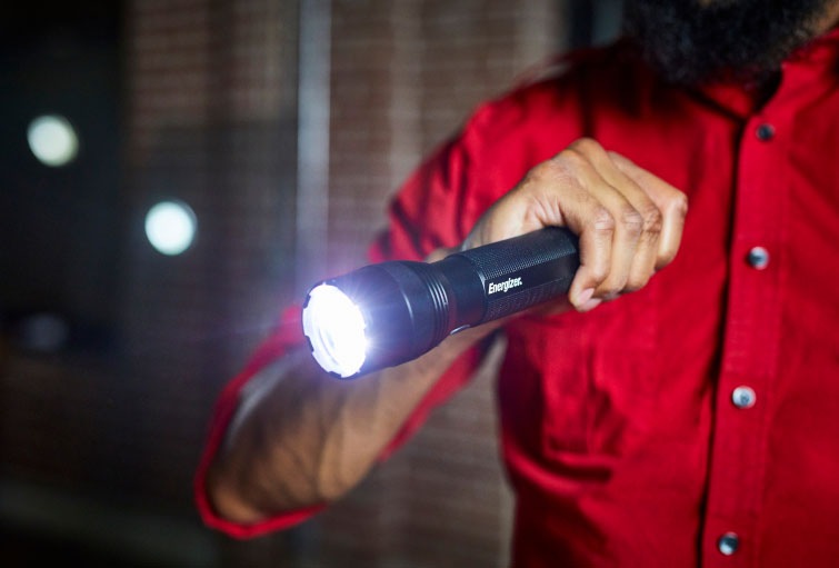 »Tactical Energizer Ultra Rechargeable bei Lumen« 1200 Taschenlampe