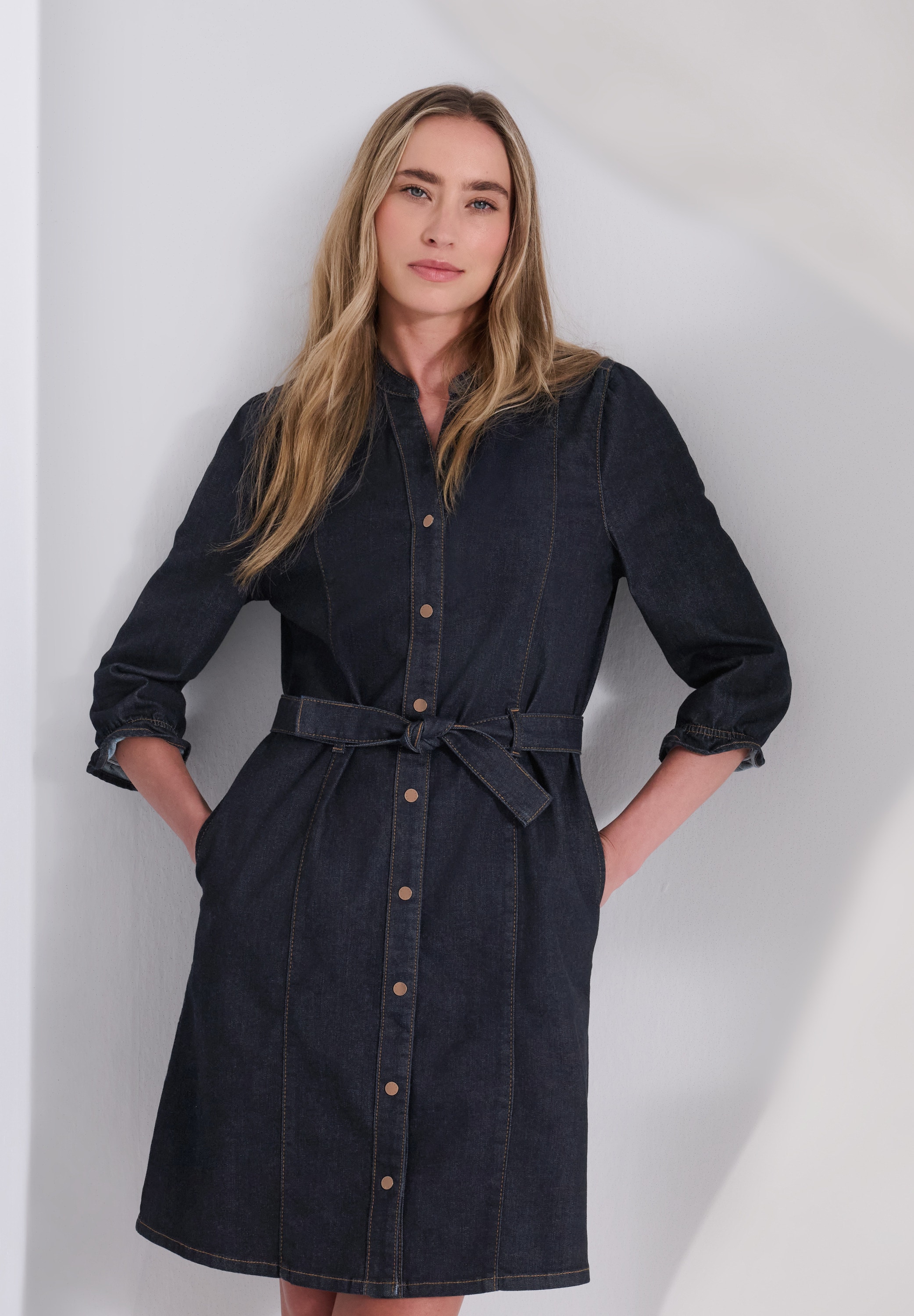 STREET ONE Jeanskleid Eingrifftaschen Kniefrei / mit Jeans-Gürtel / im Tunika-Stil