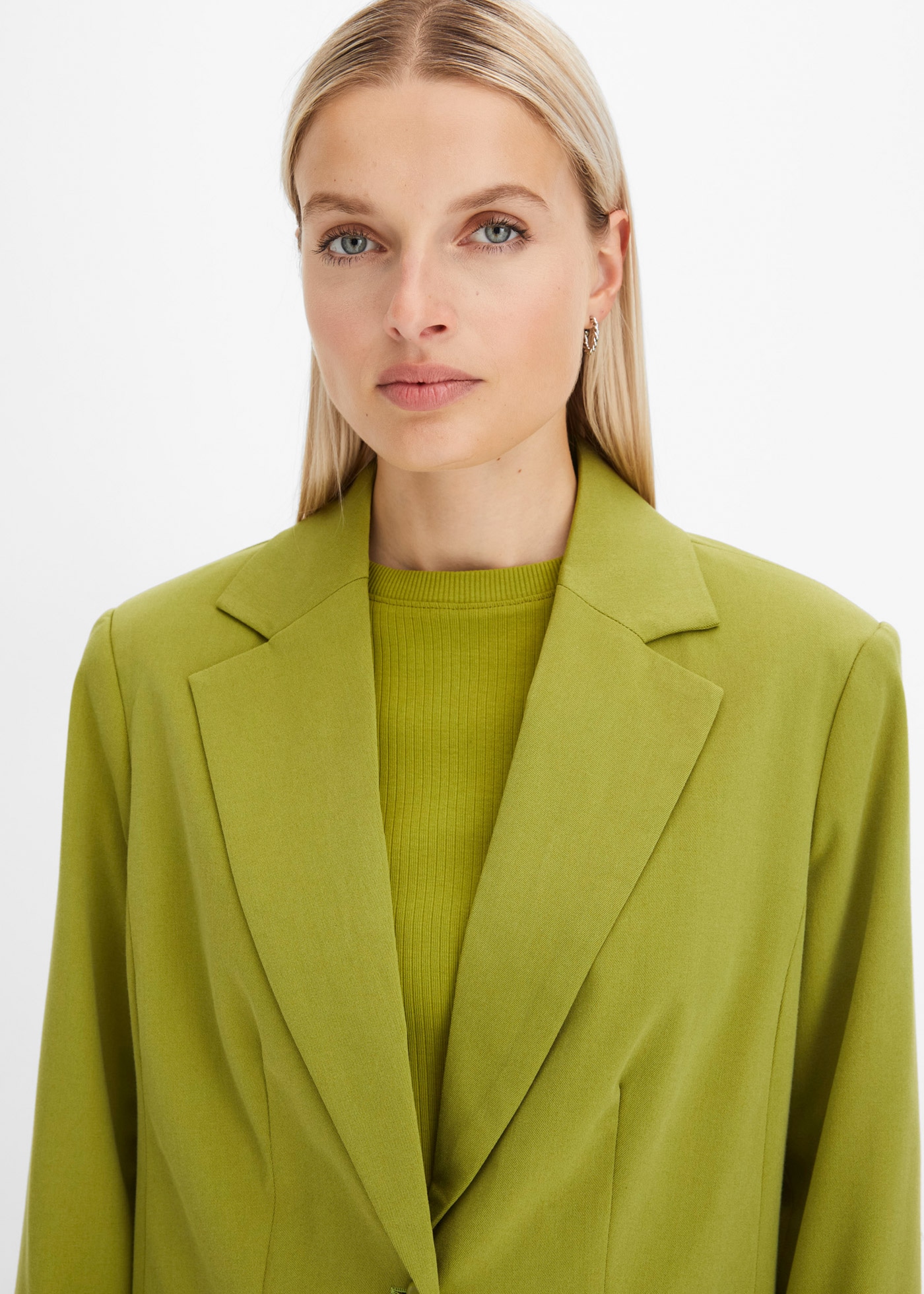 bonprix Longblazer trendiger Look, Oversize Passform, aus Viskose-Mix, unifarben