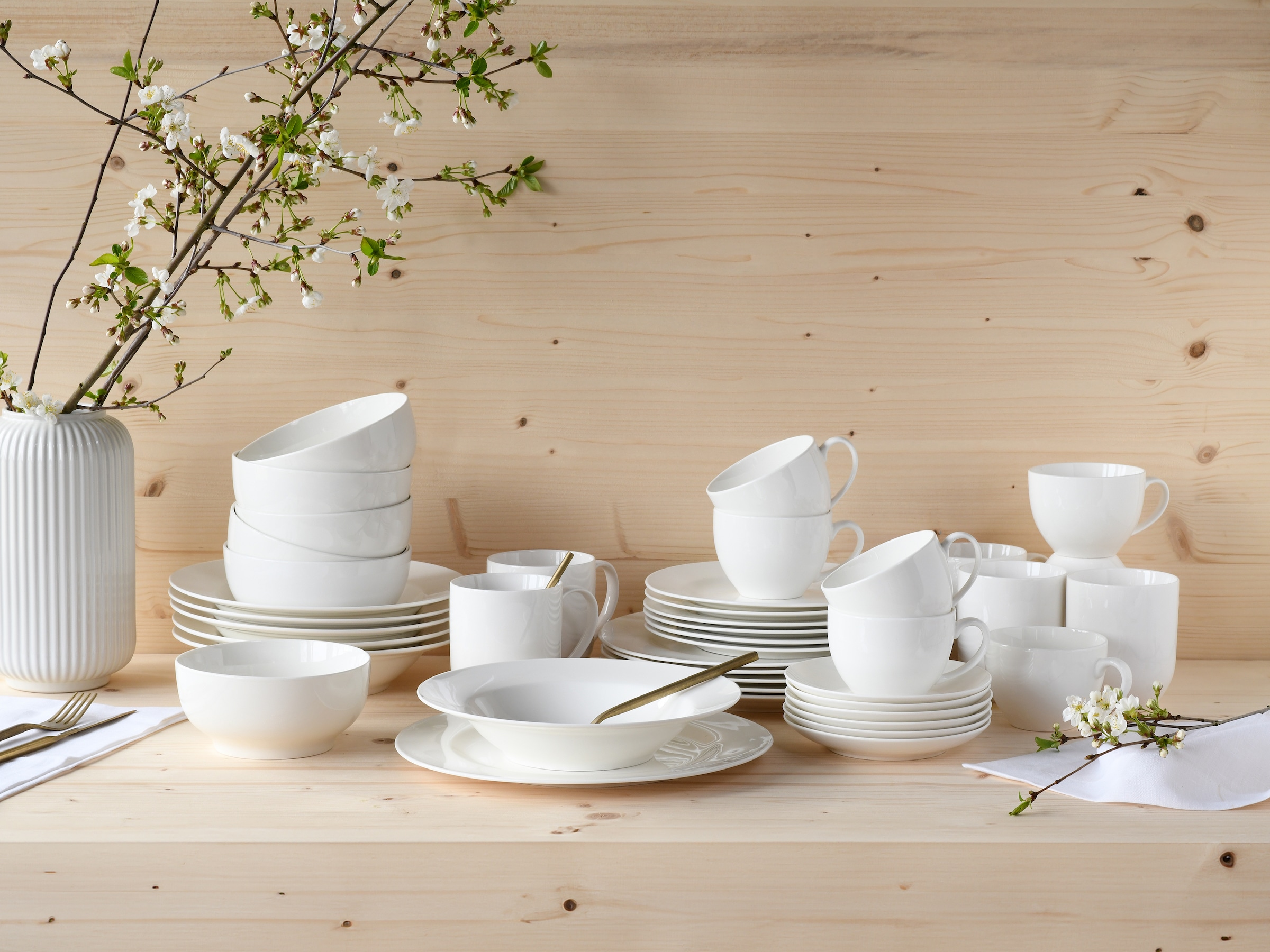 CreaTable Kombiservice »Fleur Royal, Kombi-Service 42-tlg« Traditionelle Fahnenform