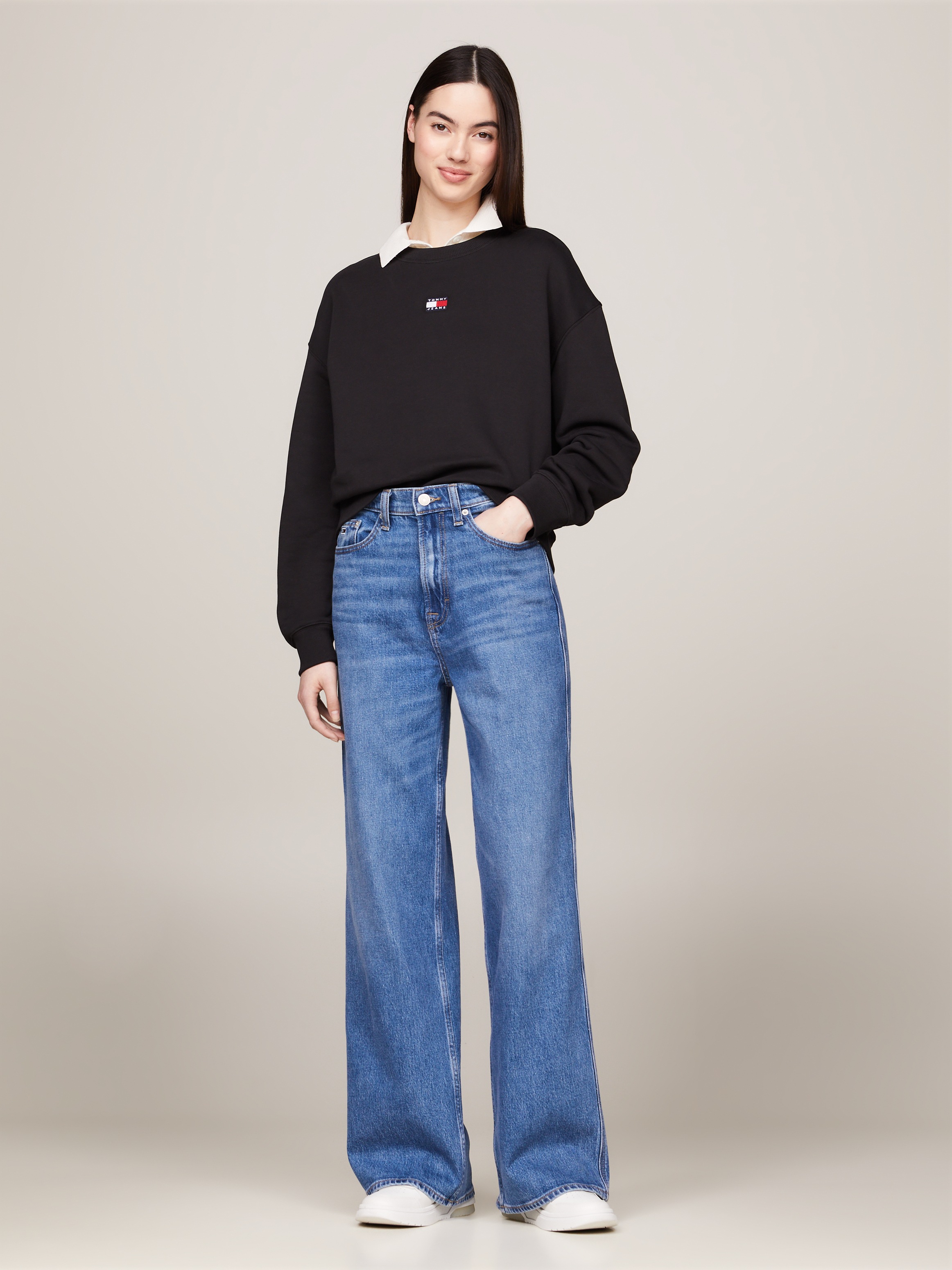 Tommy Jeans Sweatshirt »Sweatshirt TJW BXY BADGE«, mit Dropshoulder-Design und Frontlogo