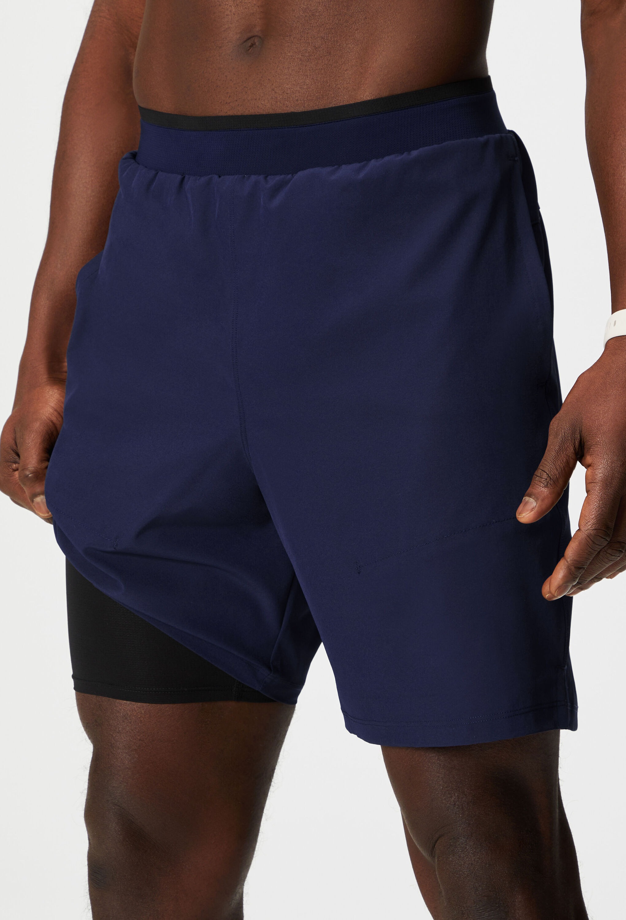 Fabletics Outdoorhose »Fabletics Shorts The Fundamental Short mit Innenhose 18cm«  mit praktischen Taschen