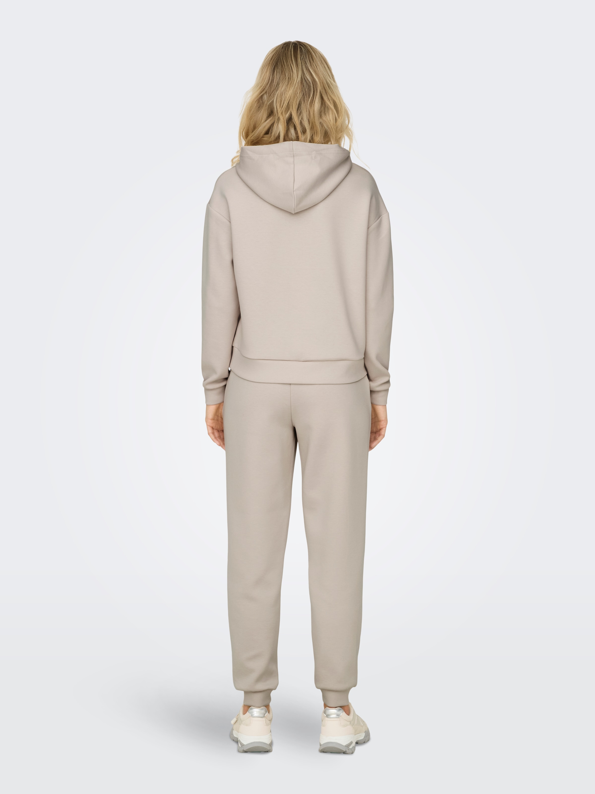 ONLY Play »ONPLOUNGE LS HOOD SWEAT - NOOS«
