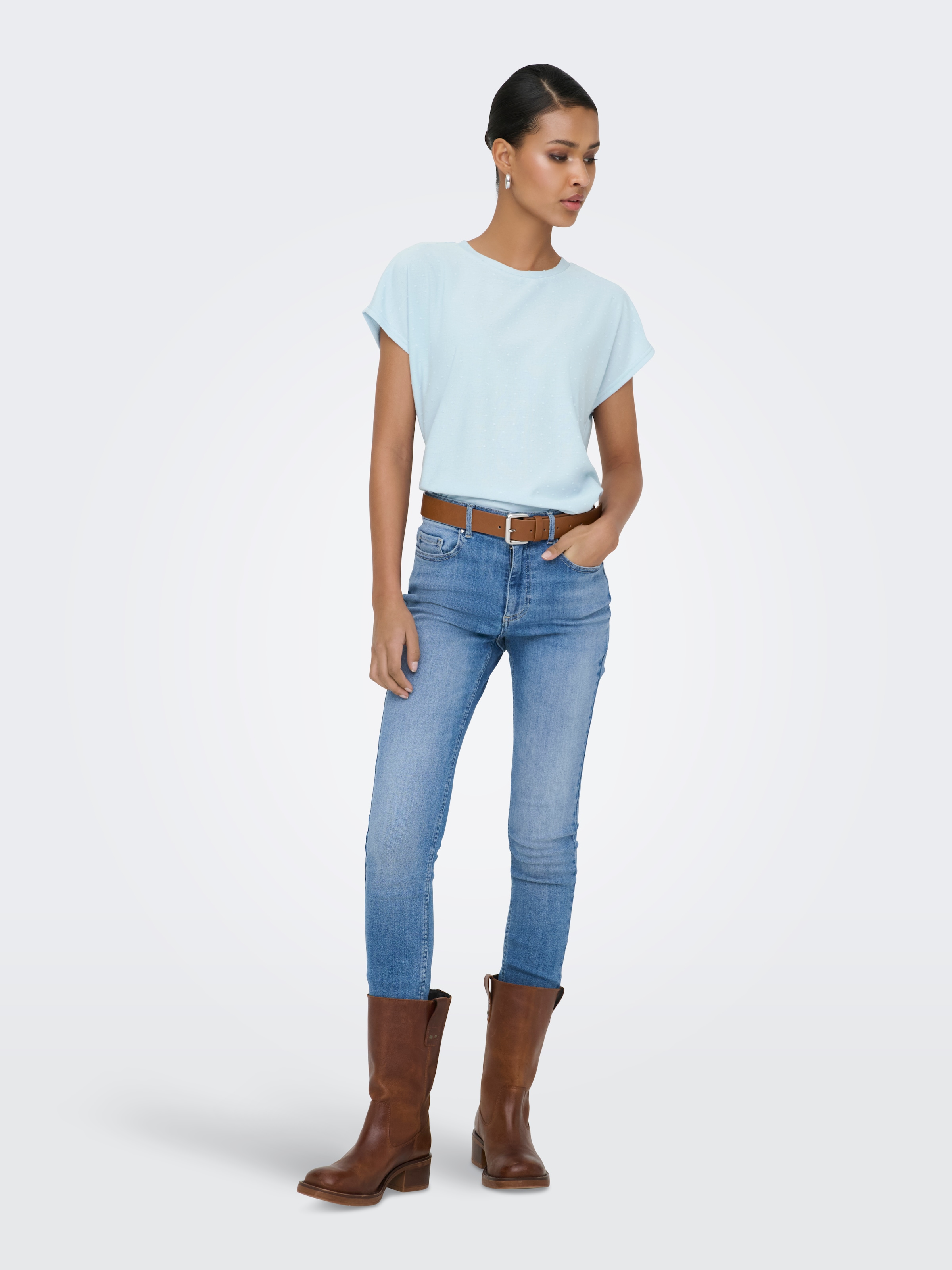 ONLY Kurzarmshirt »ONLMOLLY S/S O-NECK DOBBY TOP JRS« Materialmix, regular fit, Rundhals