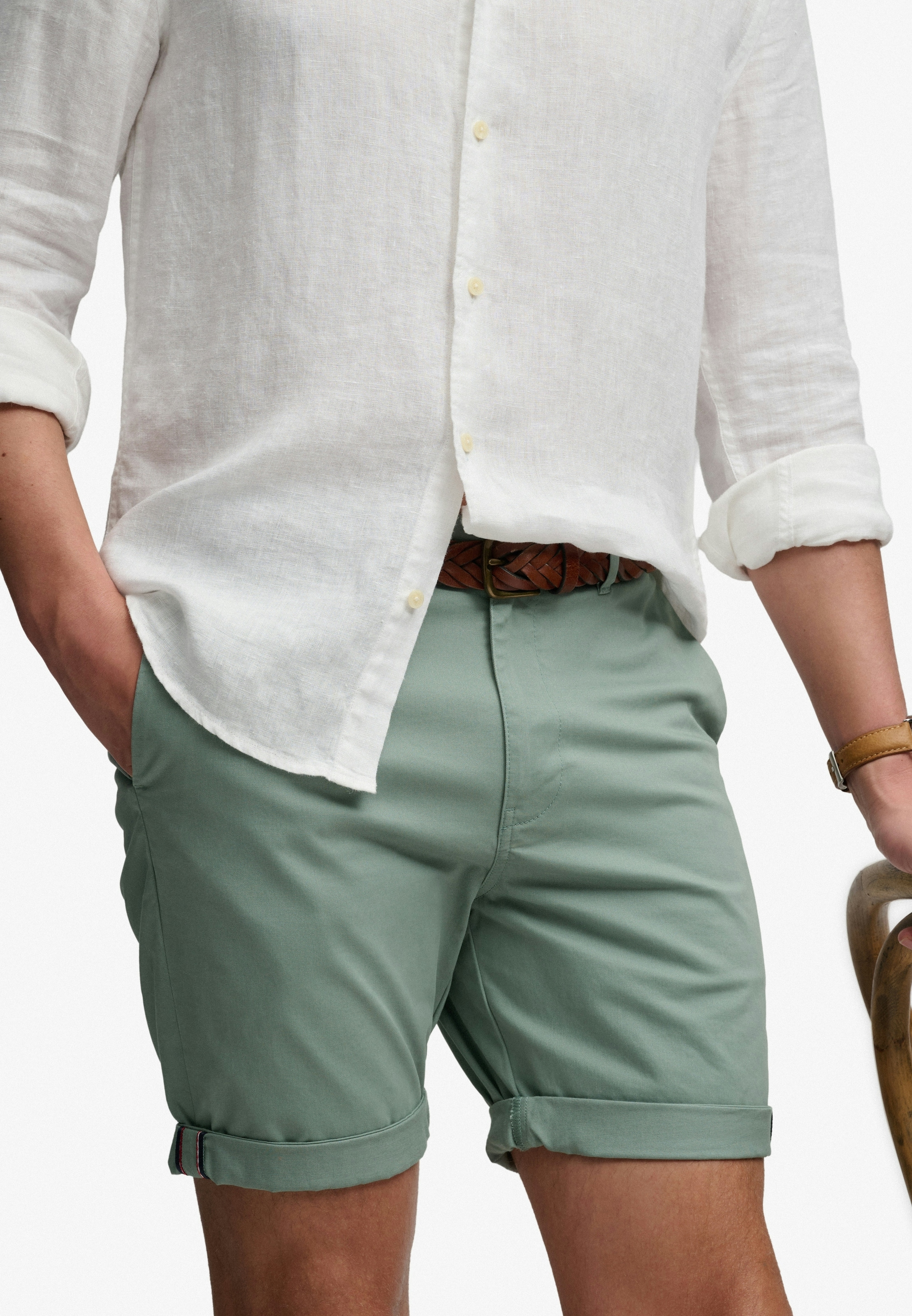 Superdry Chinoshorts »PREMIUM REGULAR CHINO SHORT«  aus Baumwollmischung mit Elasthan, Relaxed Fit, unifarben, knielang