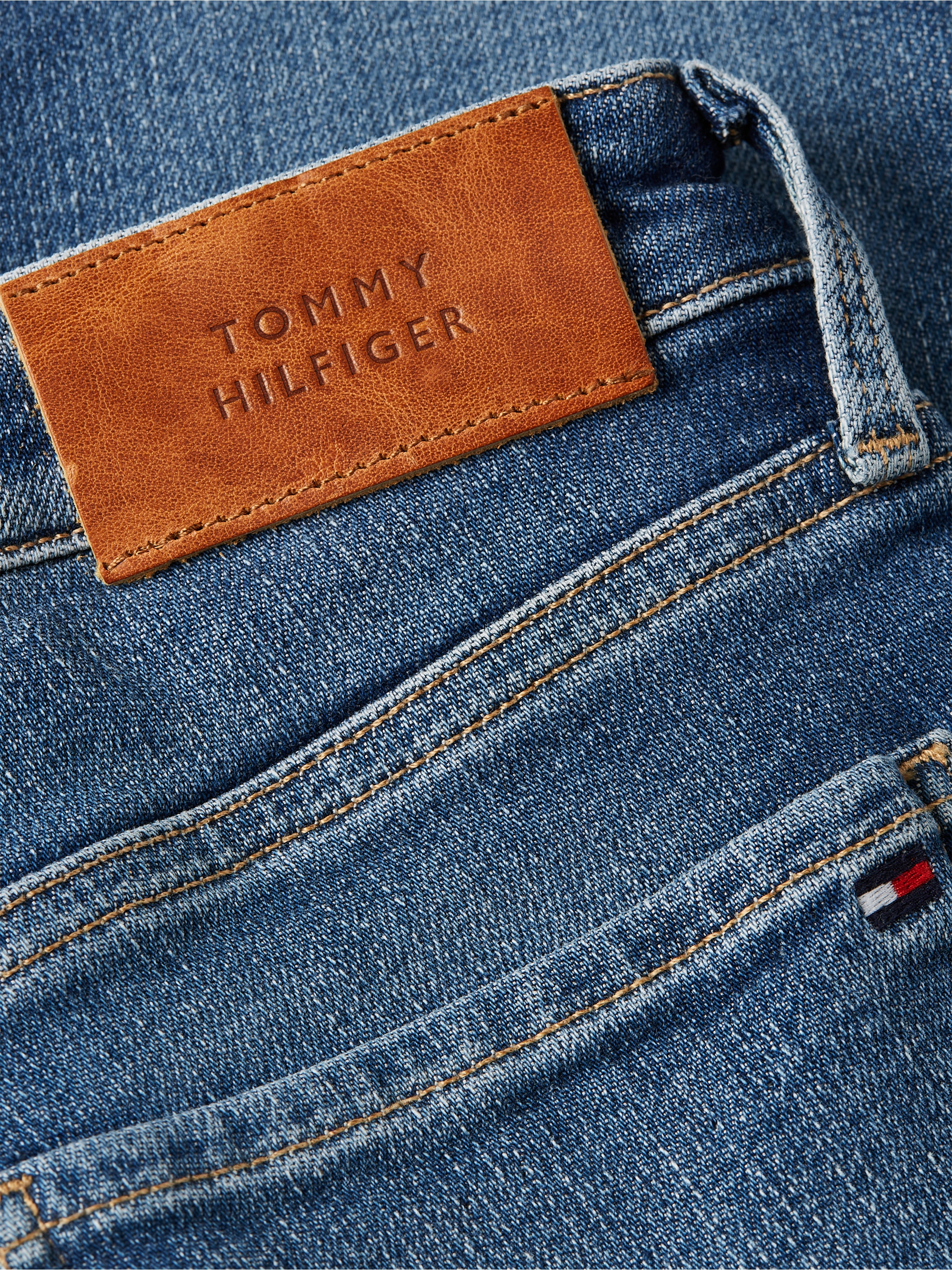 Tommy Hilfiger Skinny-fit-Jeans »COMO SKINNY RW BLACK«, mit Tommy Hilfiger Logo-Badge