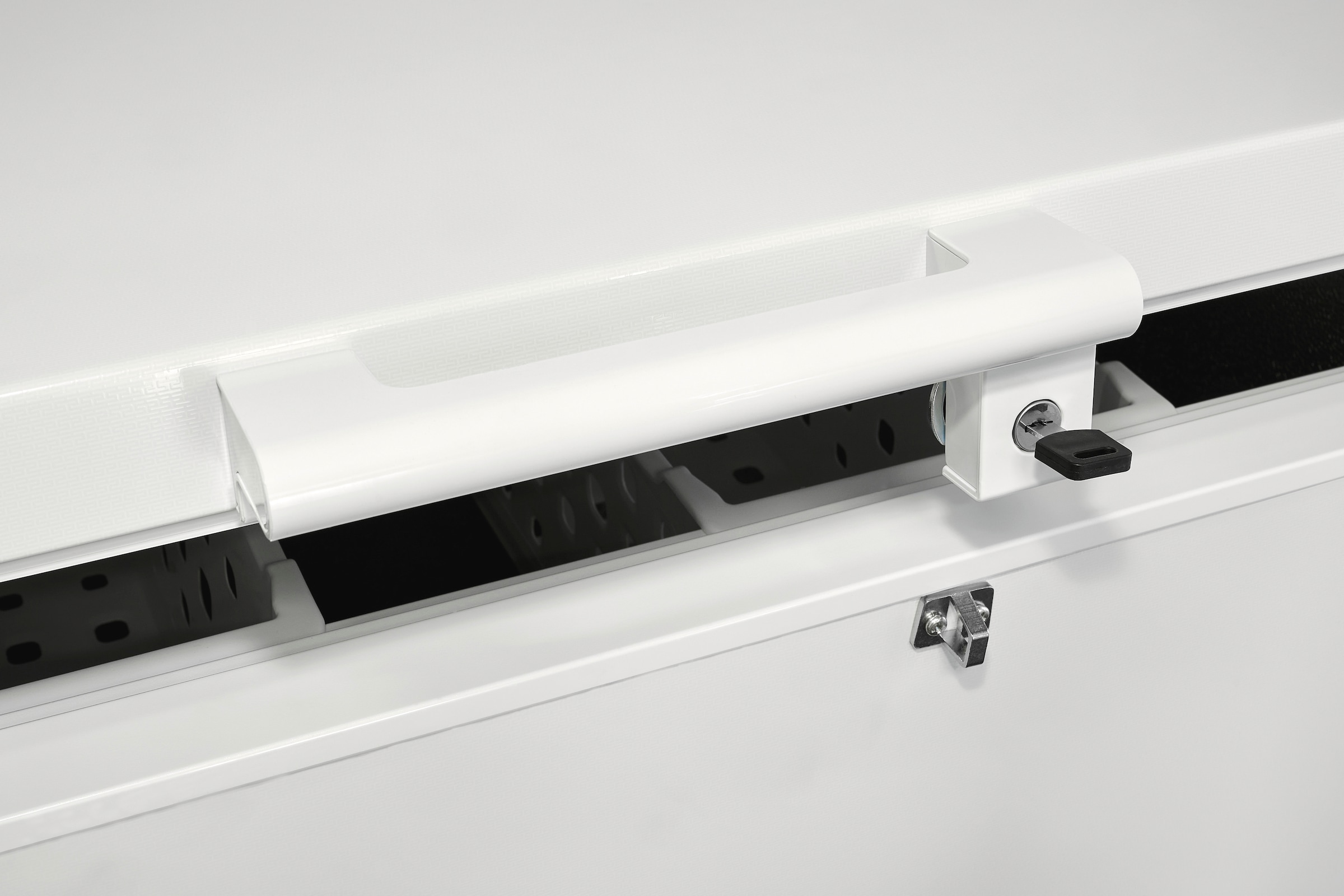 exquisit Gefriertruhe »GT400-HE-041E weiss«, 85 cm hoch, 130 cm breit, mit Türschloss