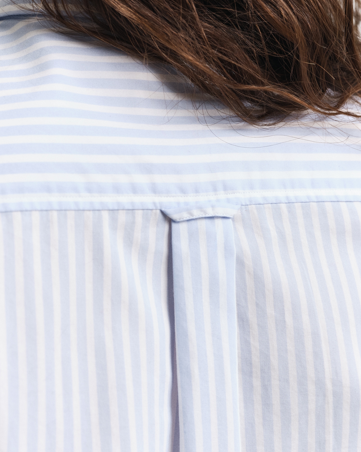 Gant Hemdbluse »REG POPLIN STRIPED SHIRT«, mit einer kleinen Logostickerei auf der Brust