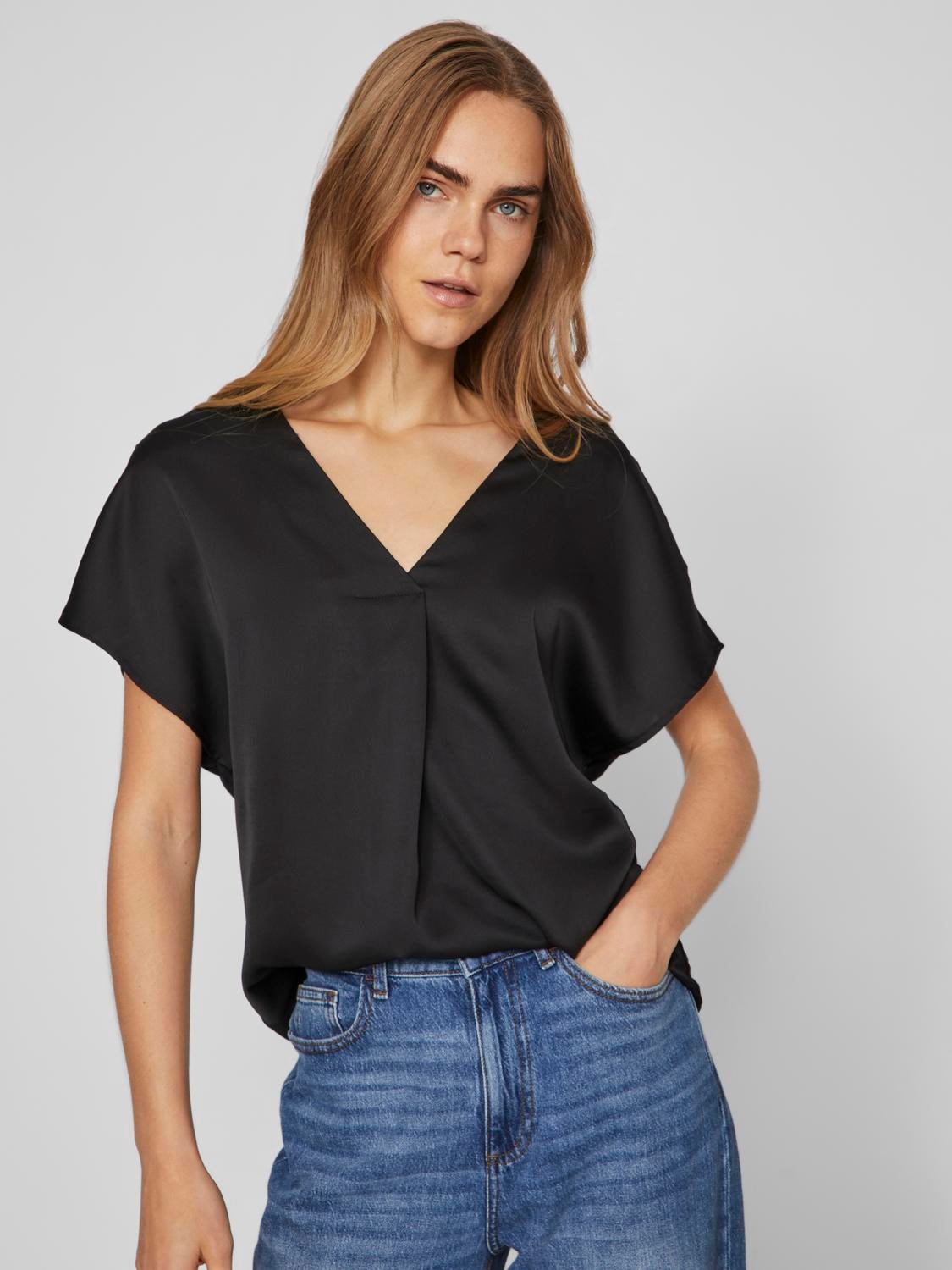 Vila V-Shirt »VIELLETTE V-NECK S/S SATIN TOP - NOOS«