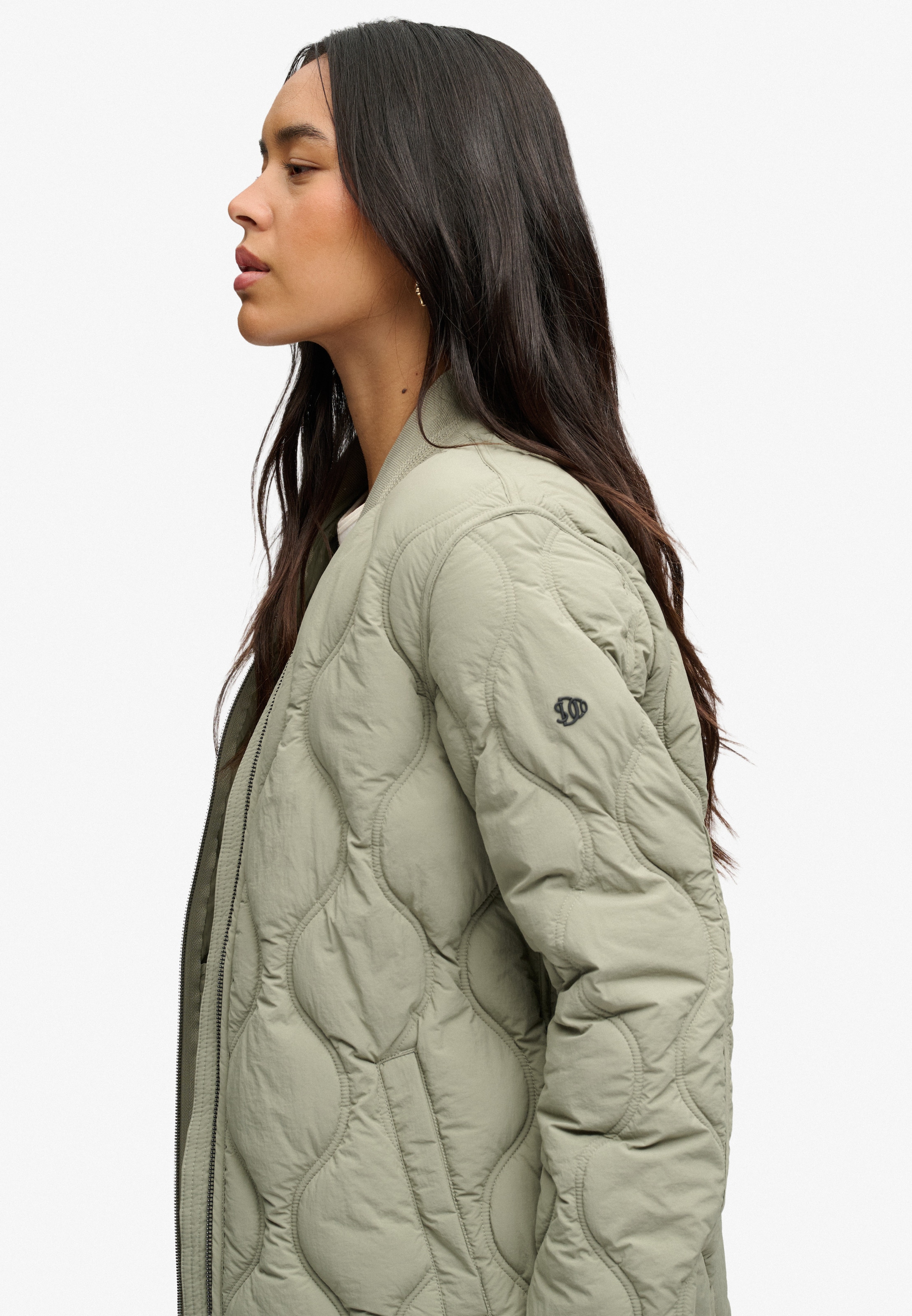 Superdry Steppjacke »LONG ONION QUILT LINER JKT« mit Obermaterial aus Nylon, Relaxed Fit, pflegeleicht, unifarben