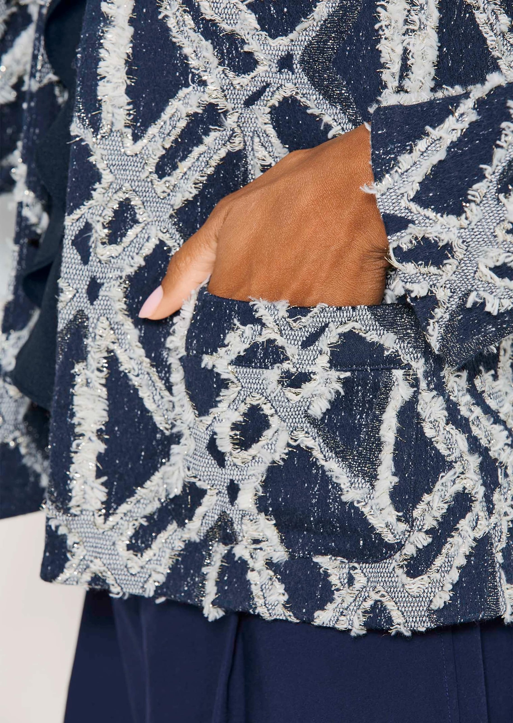 MADELEINE Jackenblazer »Kurzblazer Jacquardblazer mit Fransen« Jacquard Blazer mit Glanzefekt