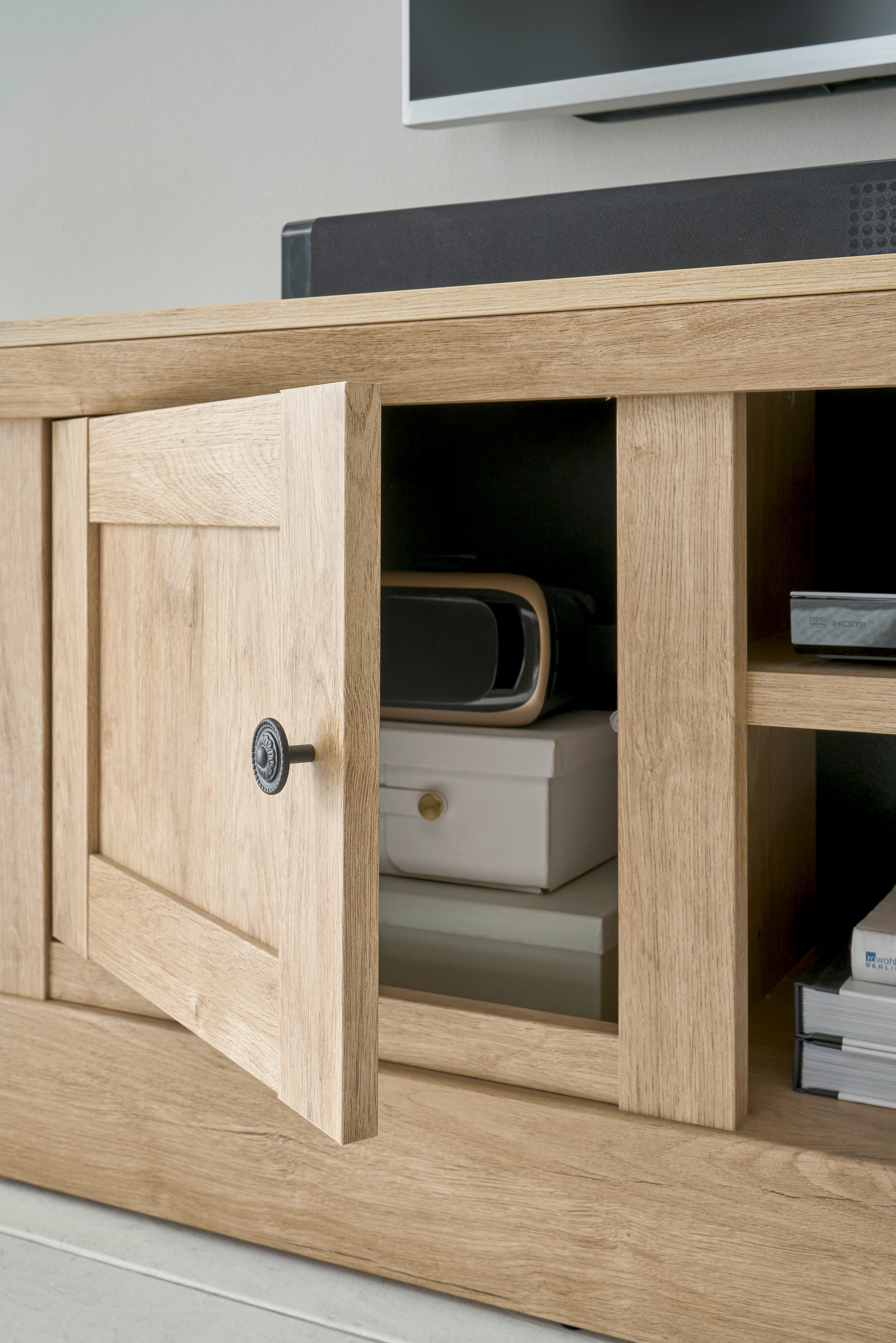 Home affaire Wohnwand »Cornwall, Anbauwand im Landhausstil, Wohnzimmer-Set, Eiche Dekor«, (Set, 2 St.), enthält Lowboard, Wandboard, Eiche Dekor, 152 cm breit