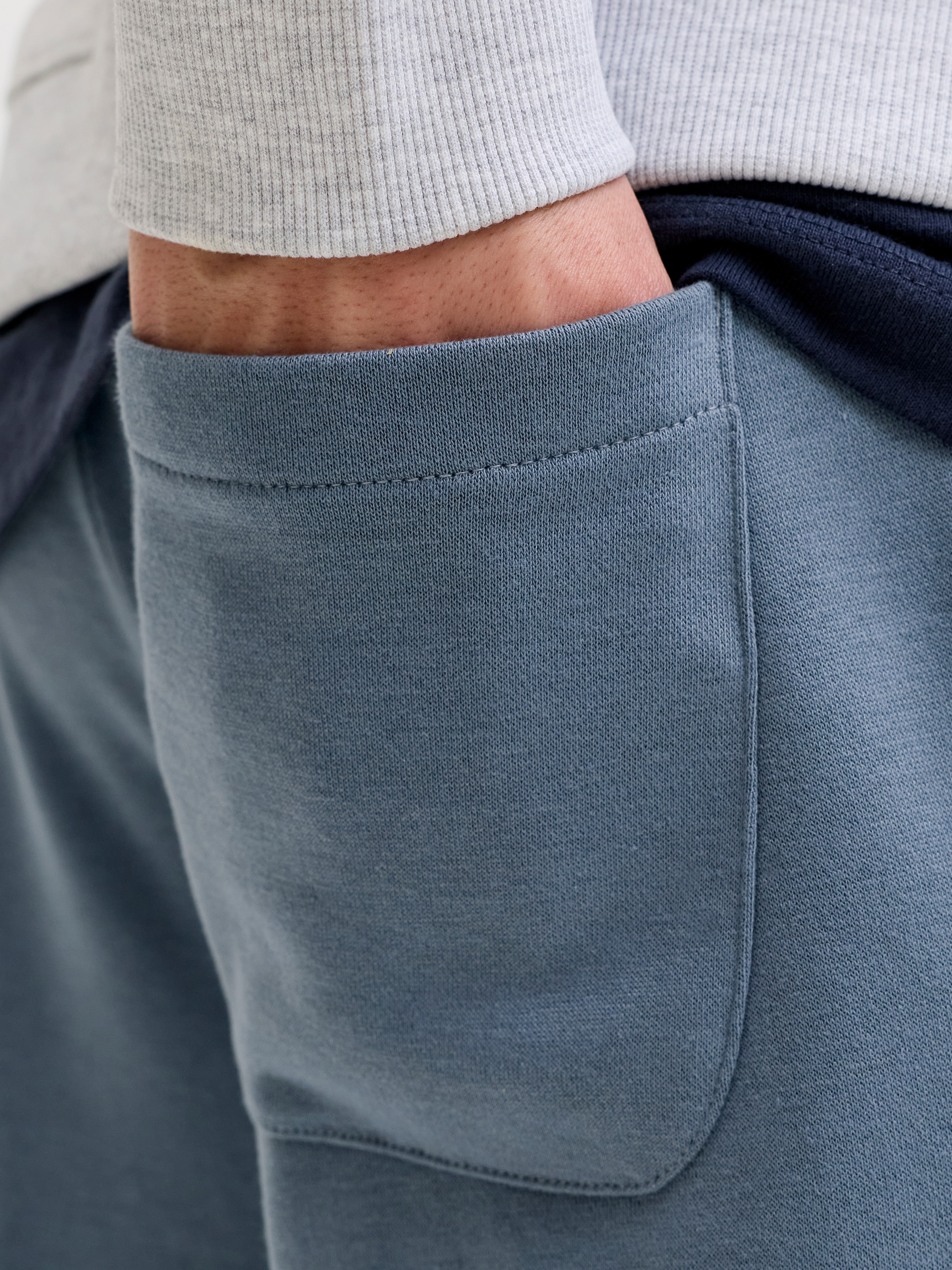 Jack & Jones Sweatshorts »JPSTGORDON mit elastischem Bund«  unifarben, modisch, regular fit, Webstoff