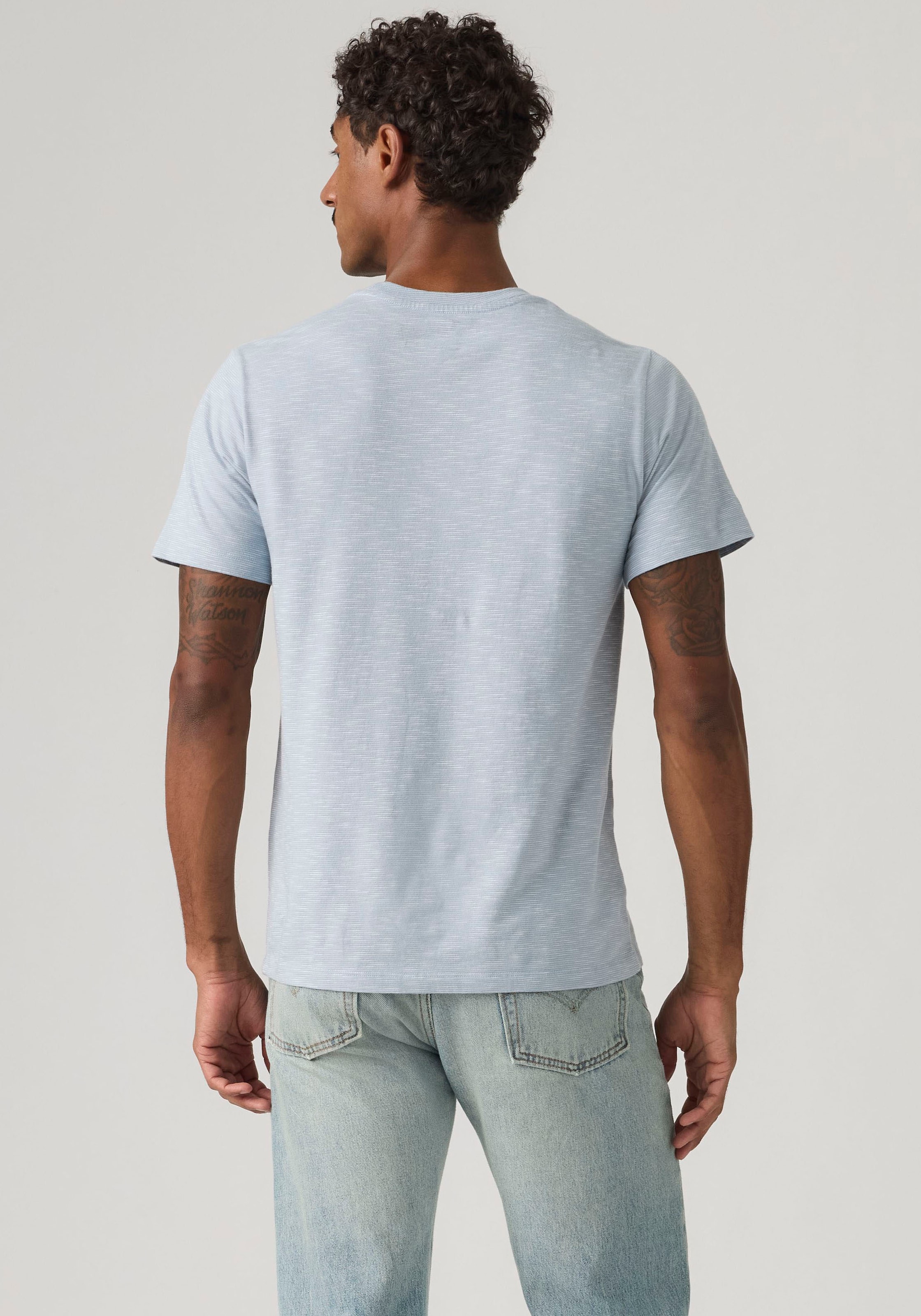 Levi's® T-Shirt »CLASSIC POCKET TEE« mit aufgesetzter Brusttasche