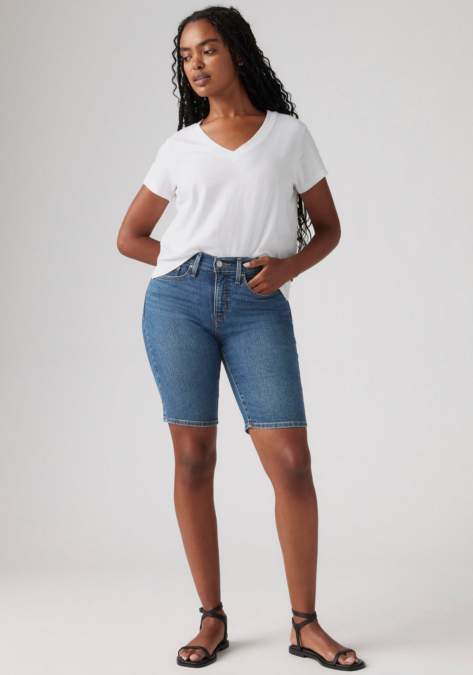 Levi's® Shorts »SHAPING BERMUDA«, im Five-Pocket Style
