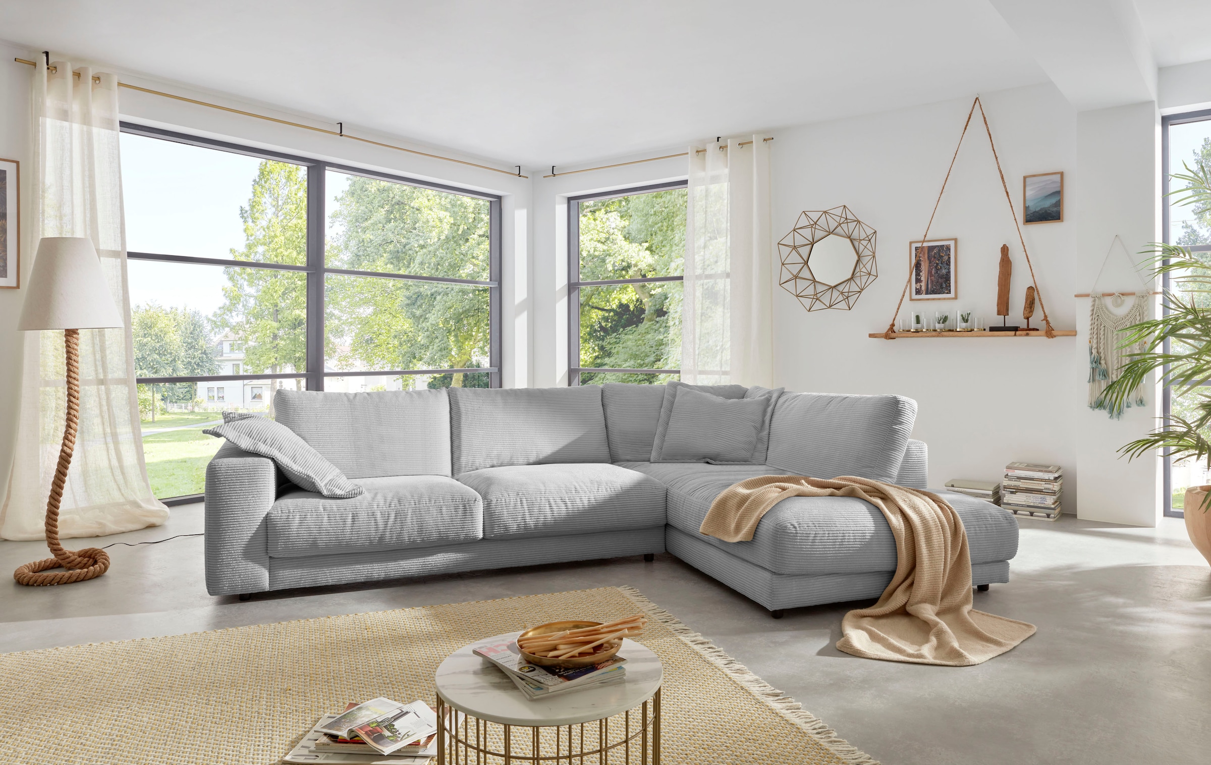 Places of Style Ecksofa »Enisa XXL B/T/H: 325/224/85 cm L-Form«, Kuschelig, gemütlich, in 5 Farben, Bezug in Cord, mit 2 Zierkissen
