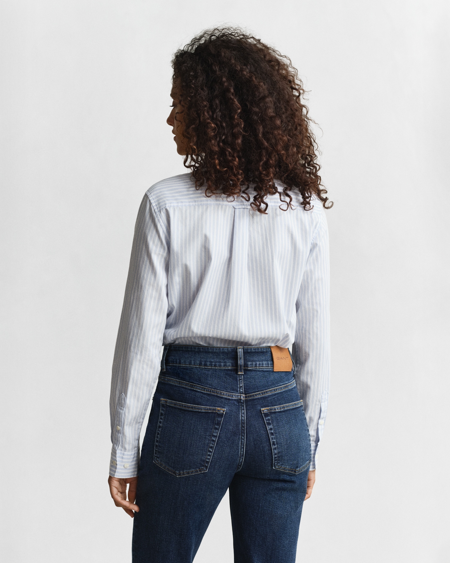 Gant Hemdbluse »REG POPLIN STRIPED SHIRT« mit einer kleinen Logostickerei auf der Brust