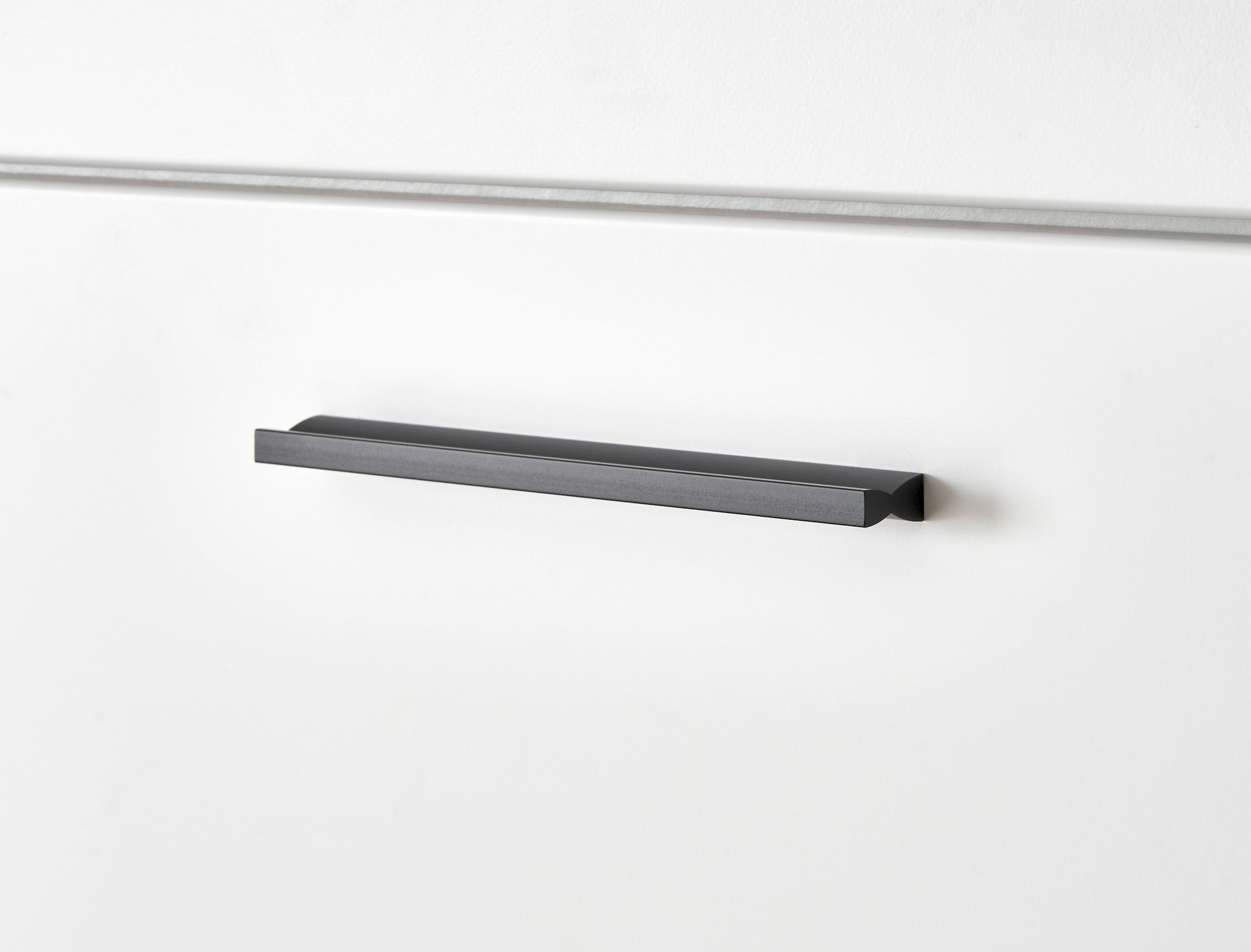 Home affaire Lowboard »Brixen, moderner TV-Schrank, Kommode in Eiche Evoke Dekor mit Weiß« Metallgriffe, ausreichend Stauraum, vielseitig einsetzbar