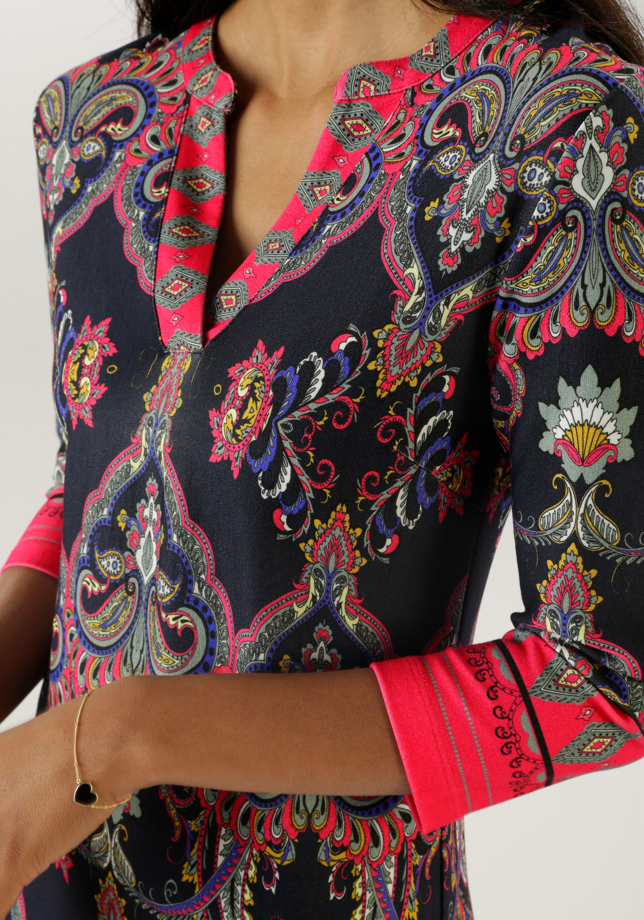 Aniston SELECTED Jerseykleid, mit Ornamenten- und Rankendruck Allover - NEUE KOLLEKTION